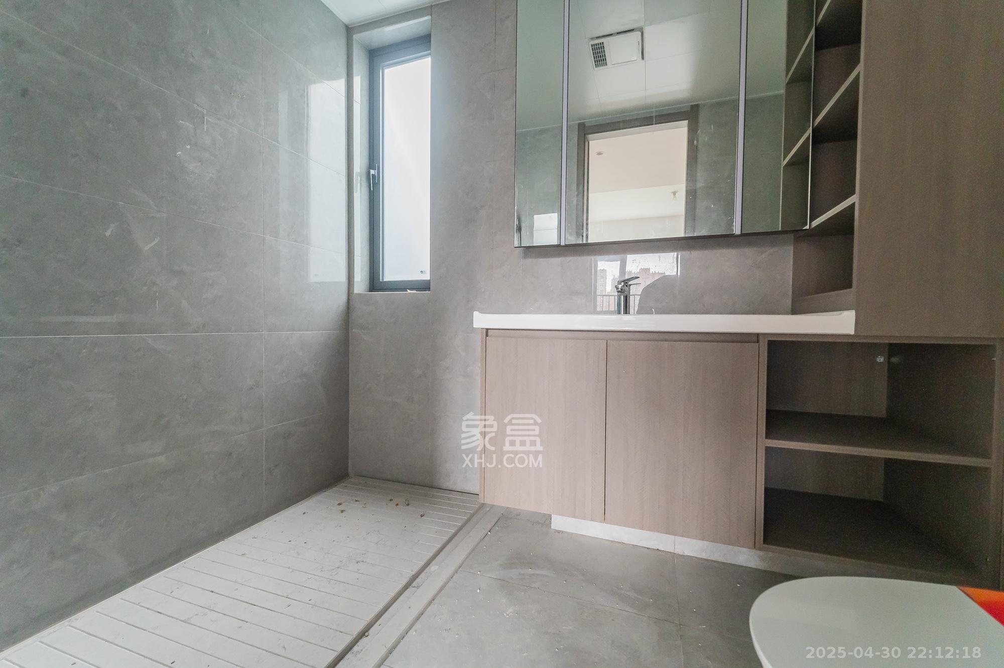 万科松湖天地 4室2厅3卫 206.0万 万科松湖天地 4室2厅3卫 206.0万卫生间