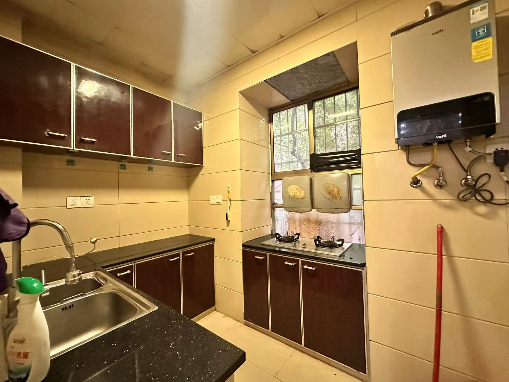 顺枫苑 1室2厅2卫 1300.0元/月 顺枫苑 1室2厅2卫 1300.0元/月室内图