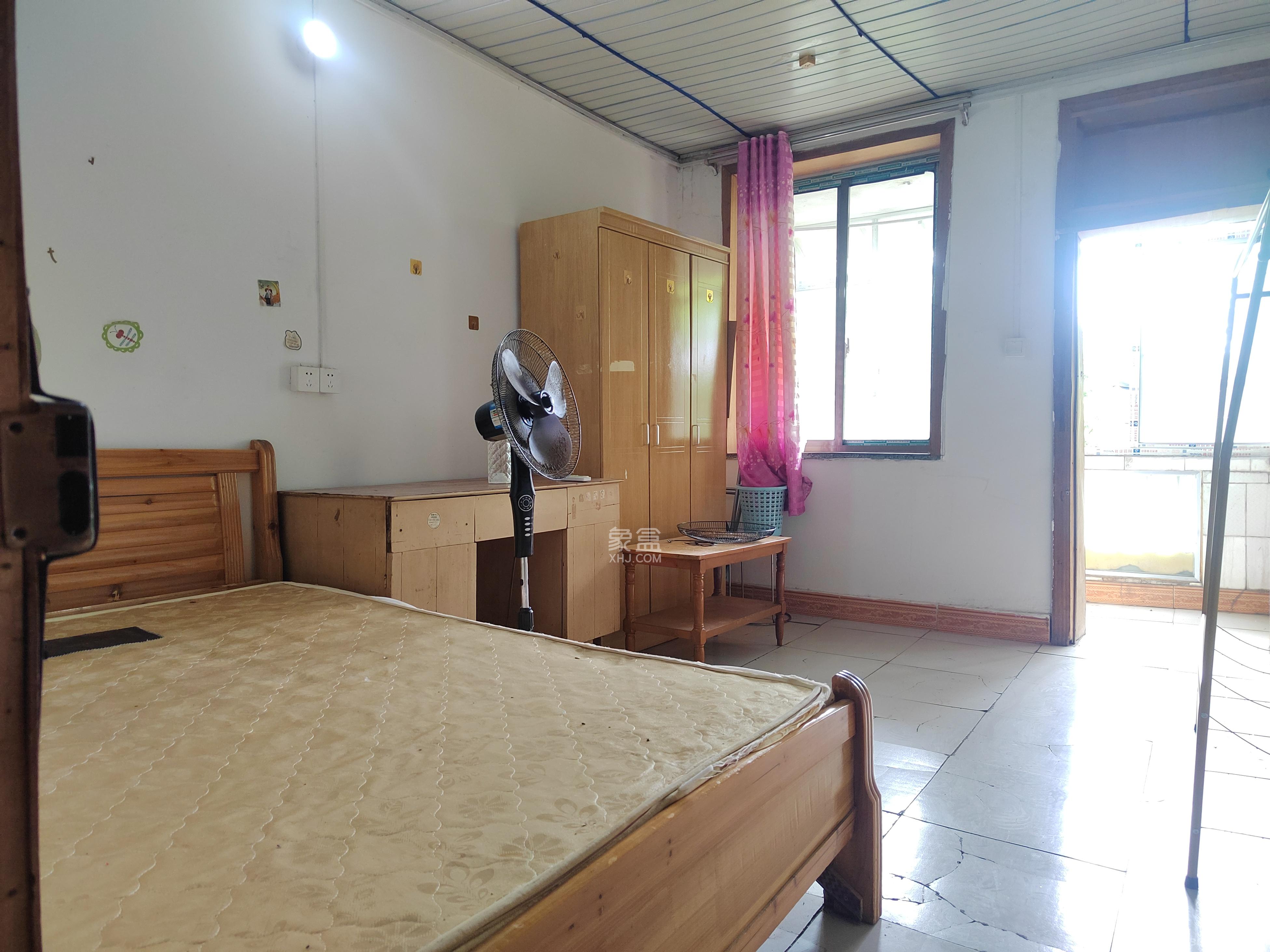 妹子山社区(曙光社区) 2室1厅1卫 1000.0元/月 妹子山社区(曙光社区) 2室1厅1卫 1000.0元/月室内图