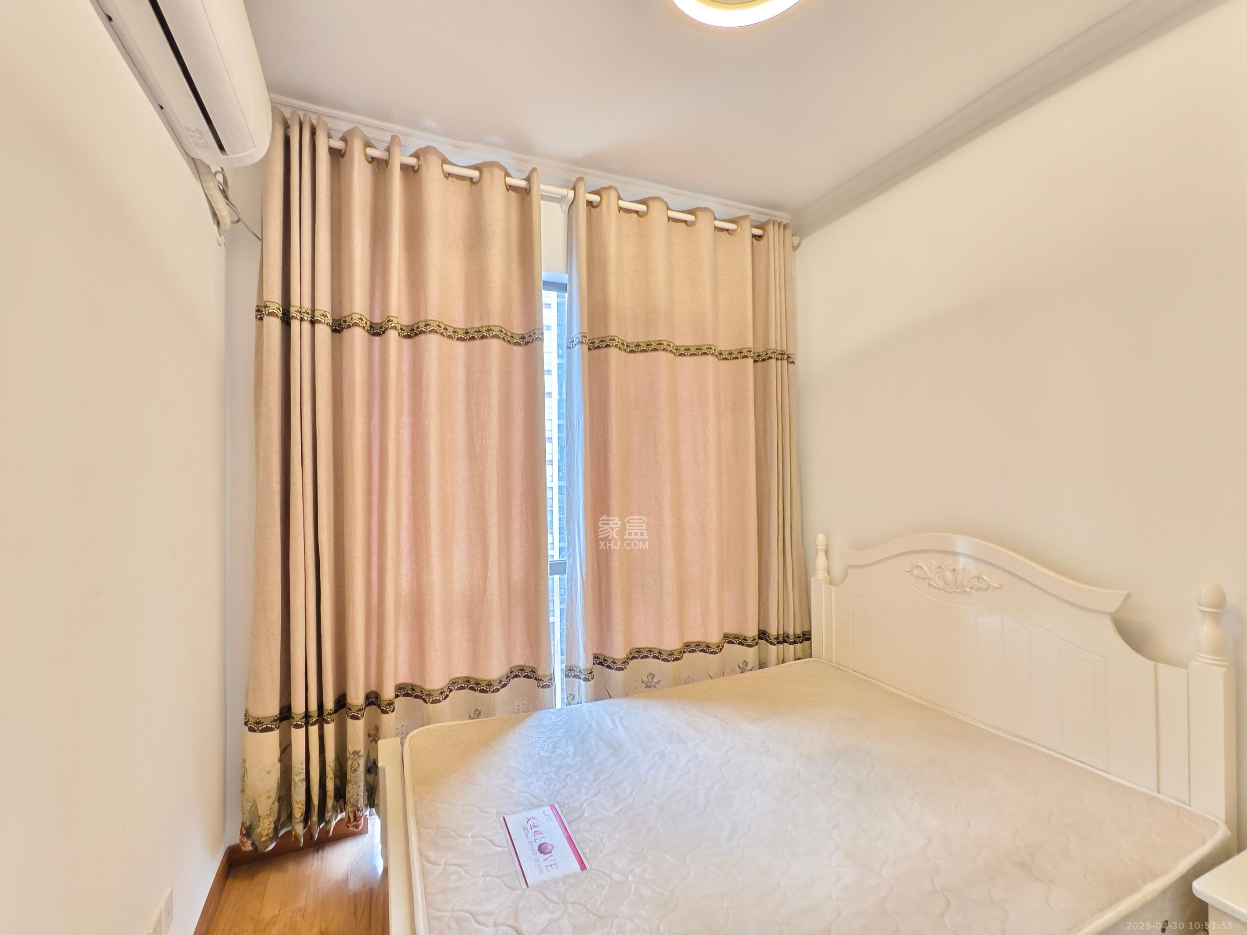 旭辉华庭  3室2厅2卫   2100.00元/月室内图