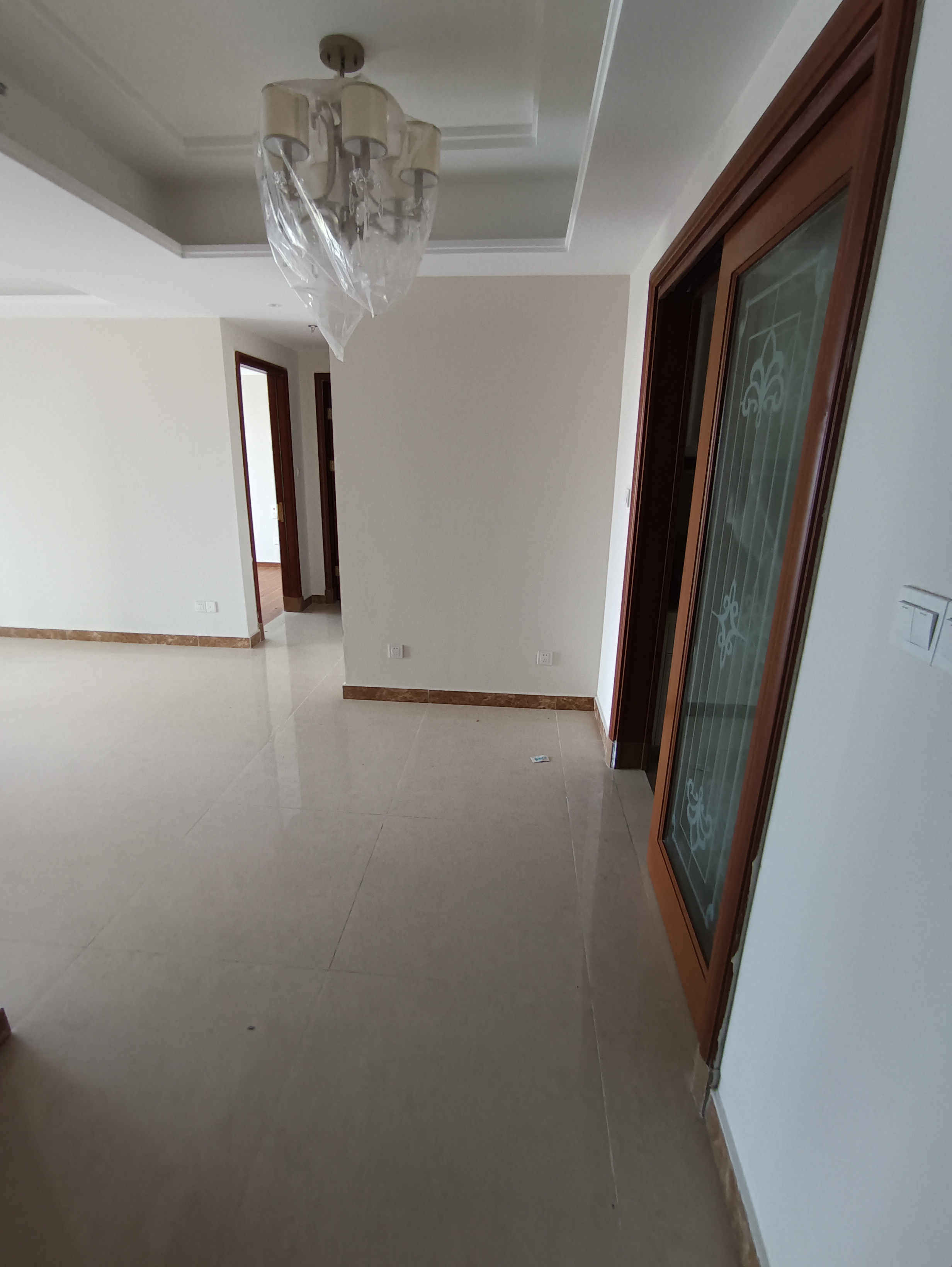 恒大美丽沙天璟湾 2室2厅1卫 175.0万 恒大美丽沙天璟湾 2室2厅1卫 175.0万客厅