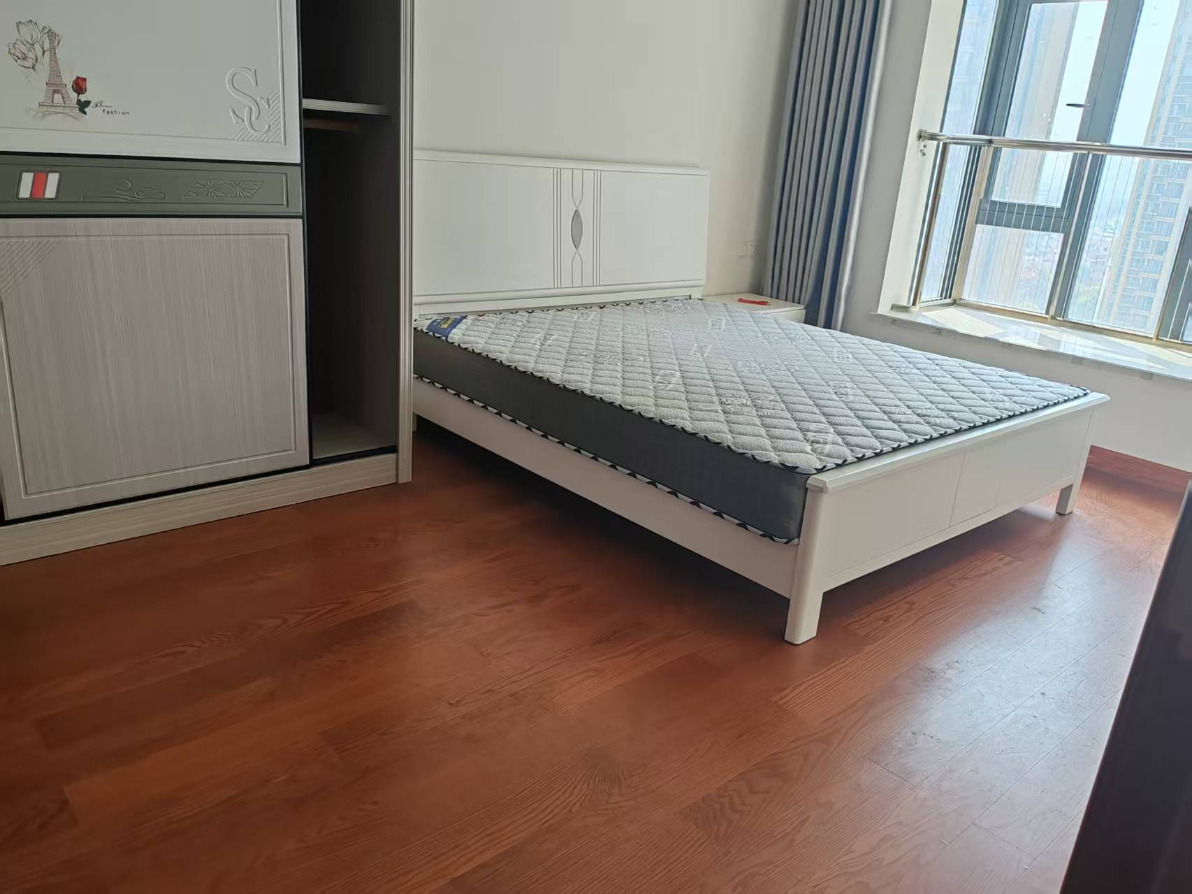 恒大名都  3室2厅2卫   1780.00元/月室内图
