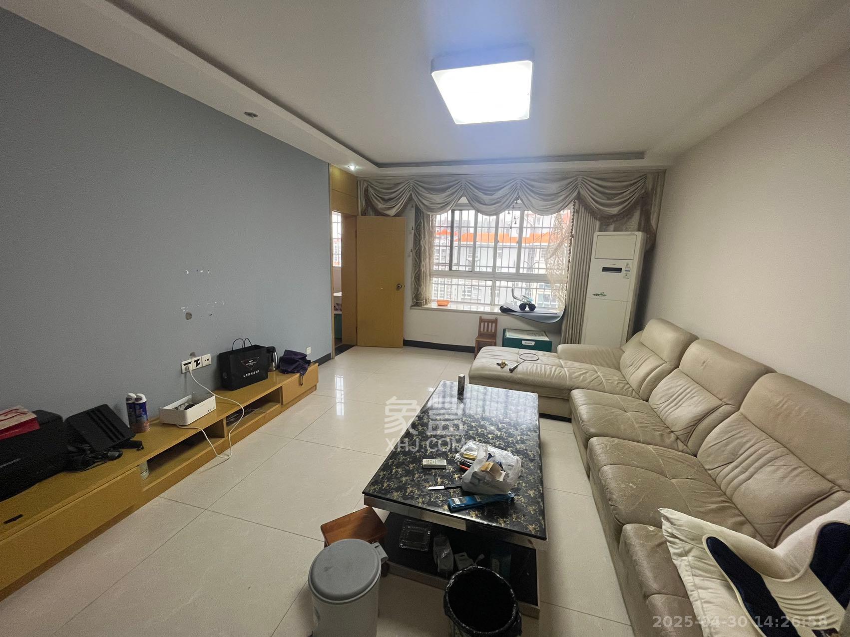 嘉盛华庭(一期、二期、三期) 4室2厅1卫 3200.0元/月 嘉盛华庭(一期、二期、三期) 4室2厅1卫 3200.0元/月室内图