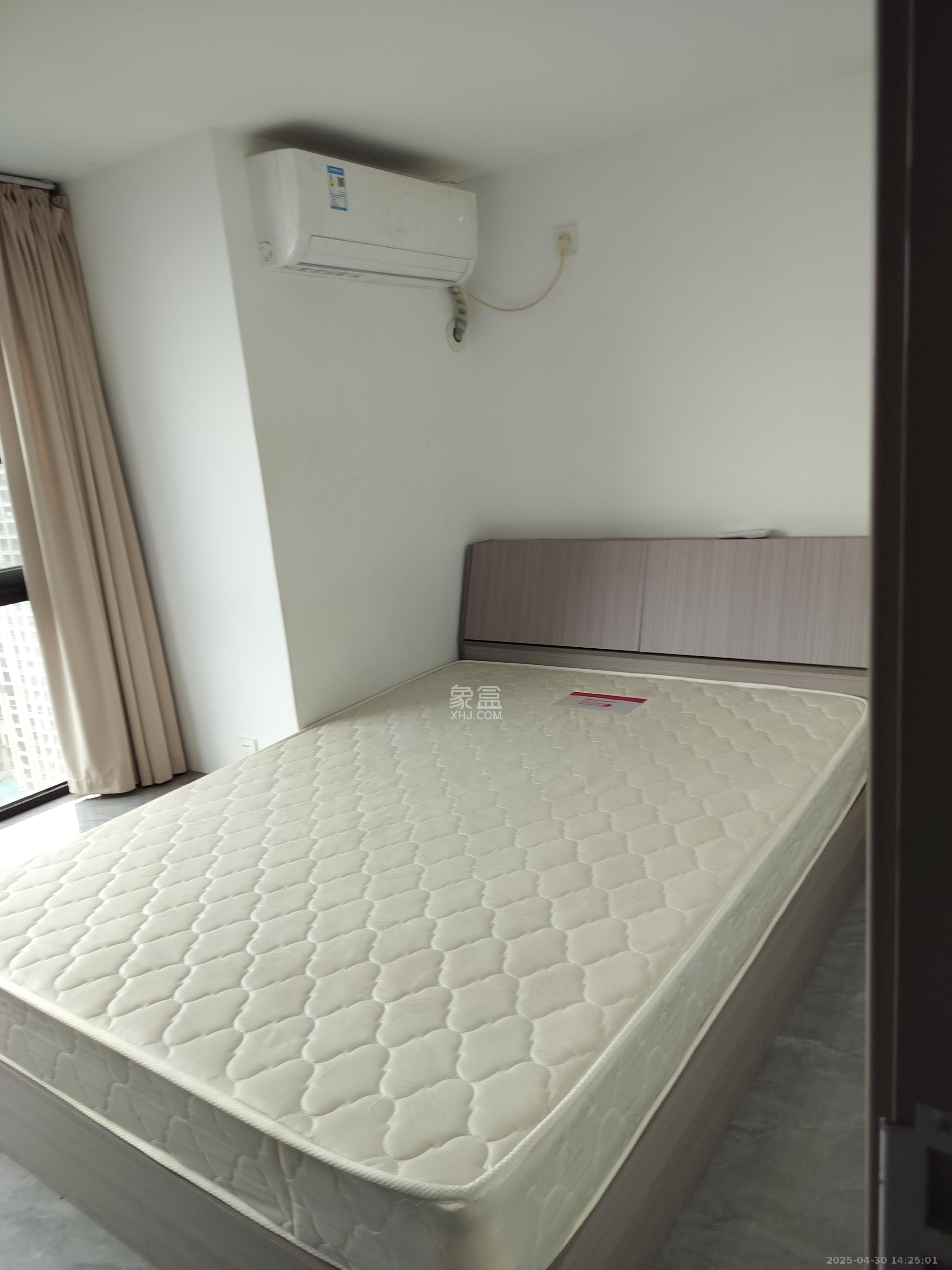 中南国际眼镜城（中伟商业中心）  3室2厅1卫   2300.00元/月室内图