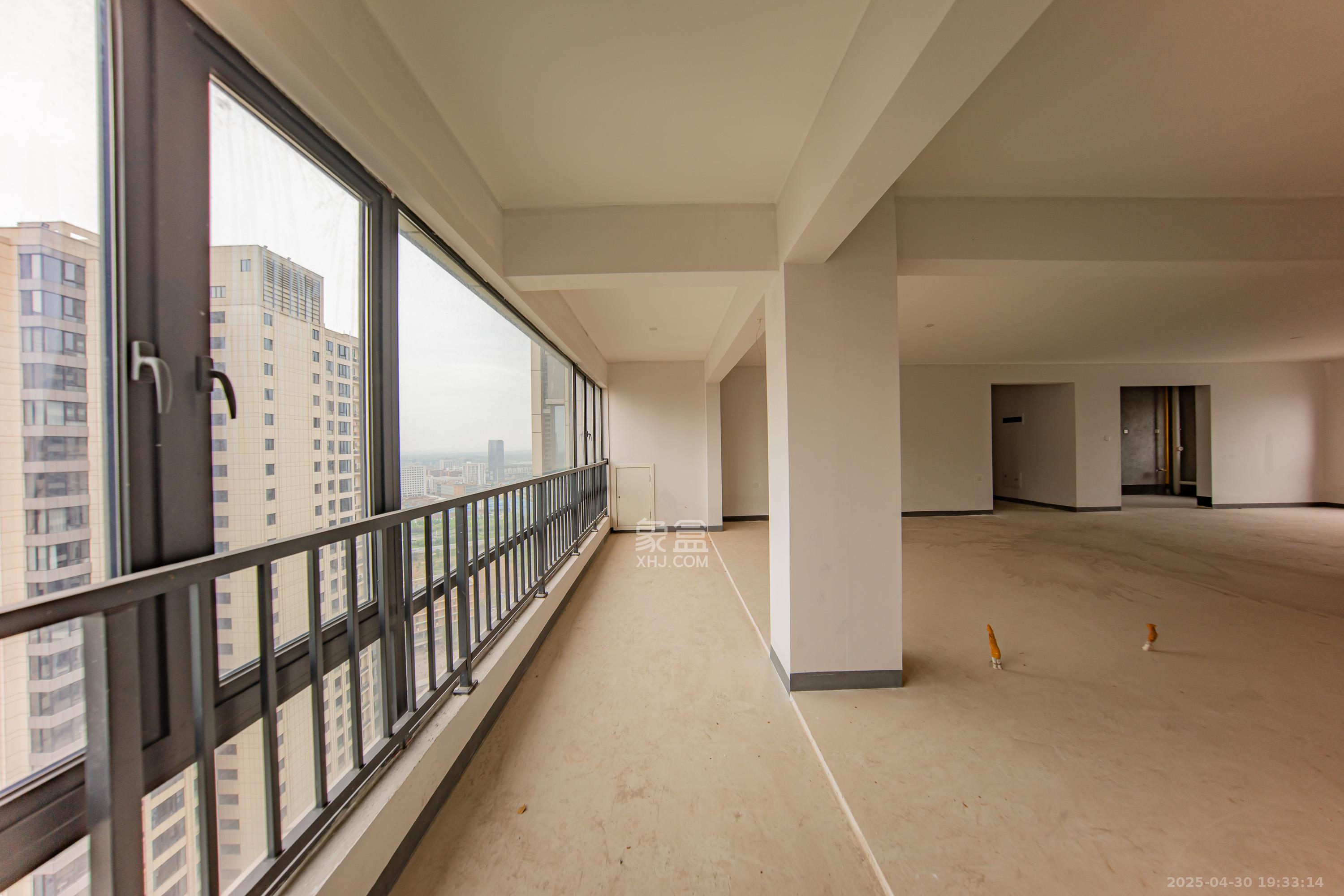 建投象山国际  4室2厅2卫   230.00万阳台