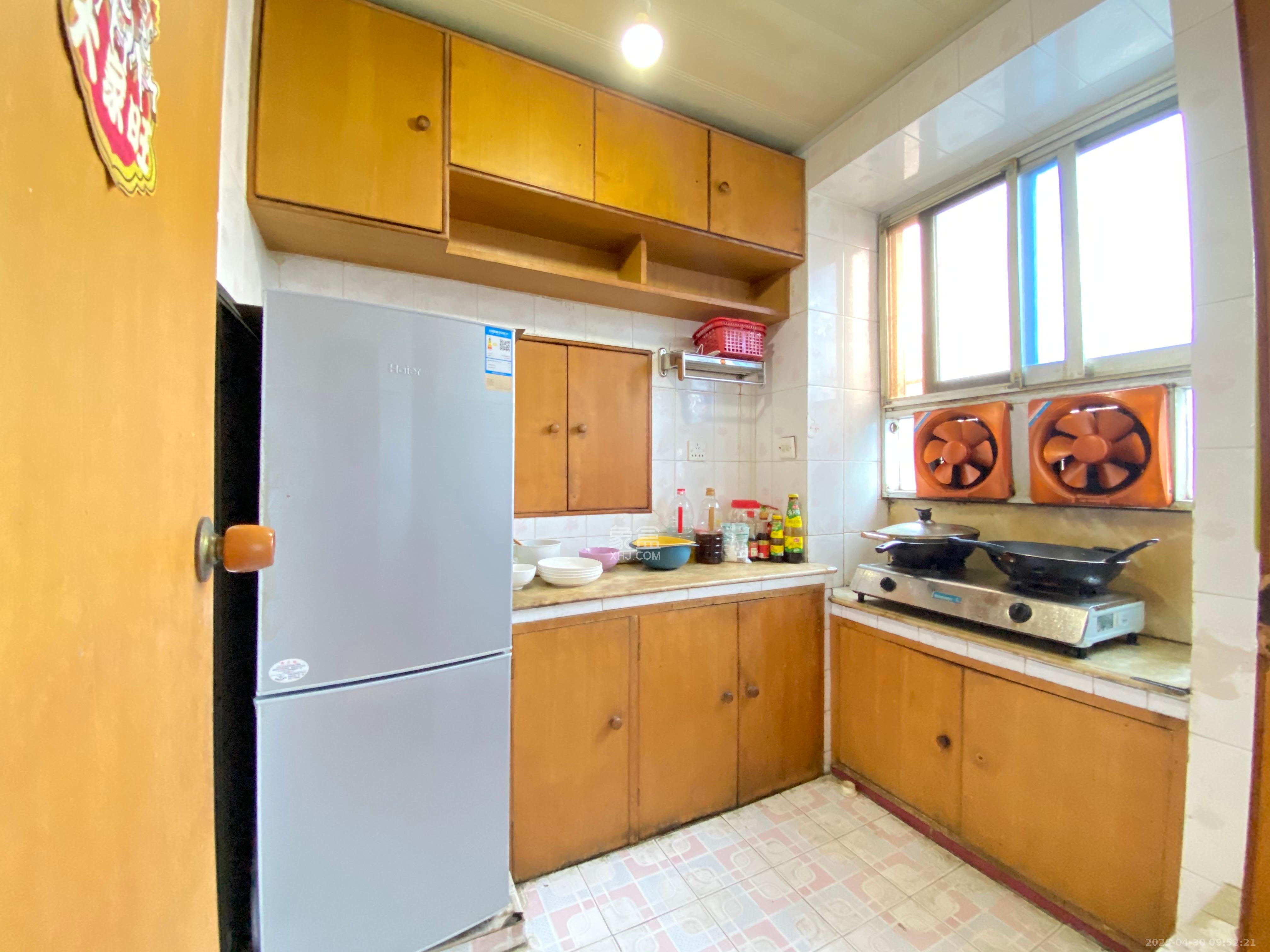 富雅坪社区(红墙巷) 3室2厅1卫 2000.0元/月 富雅坪社区(红墙巷) 3室2厅1卫 2000.0元/月室内图