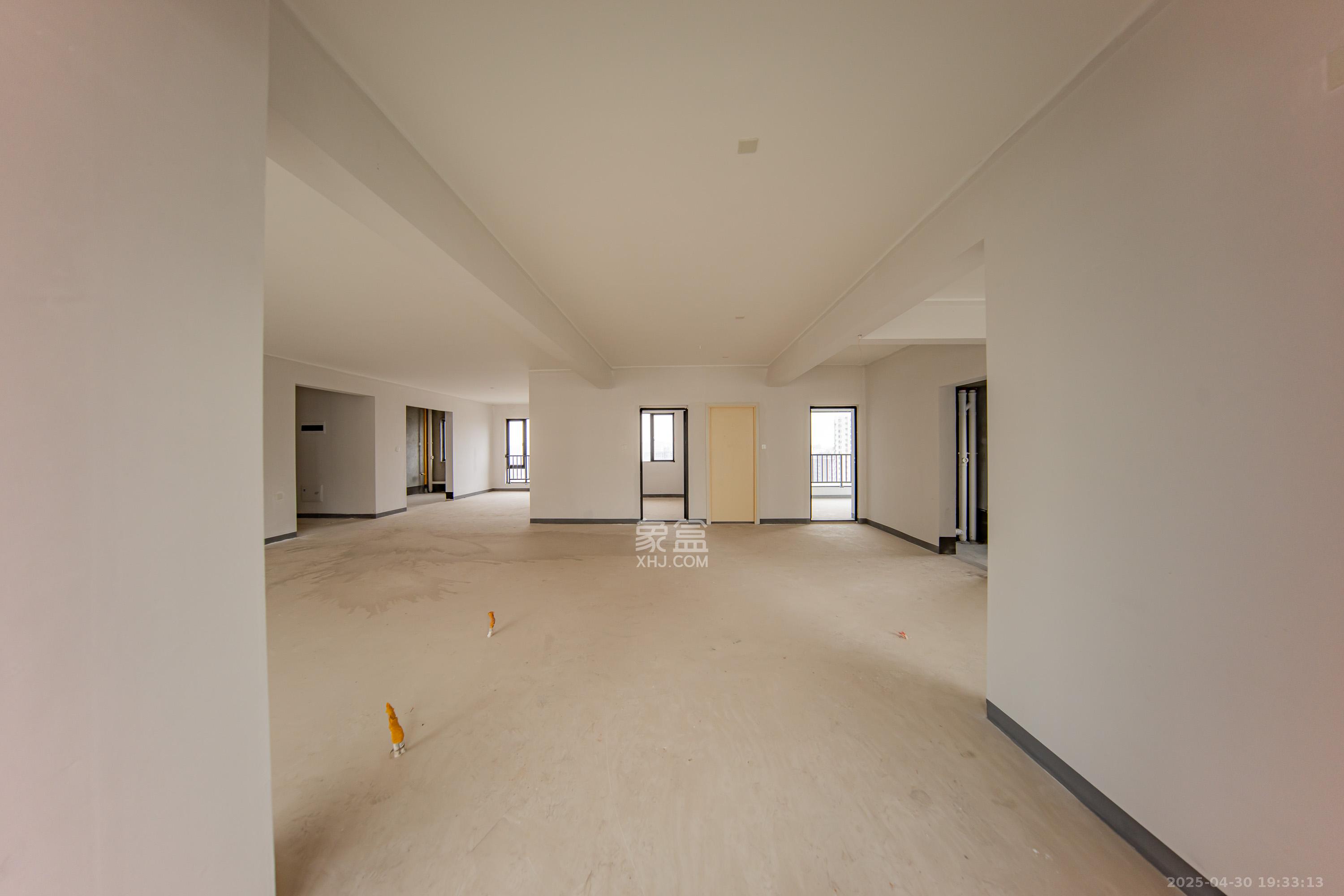 建投象山国际  4室2厅2卫   230.00万卧室