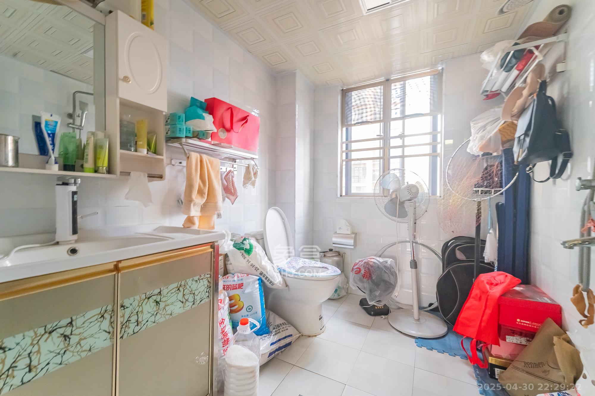 深业睿城 4室2厅2卫 120.8万 深业睿城 4室2厅2卫 120.8万卫生间