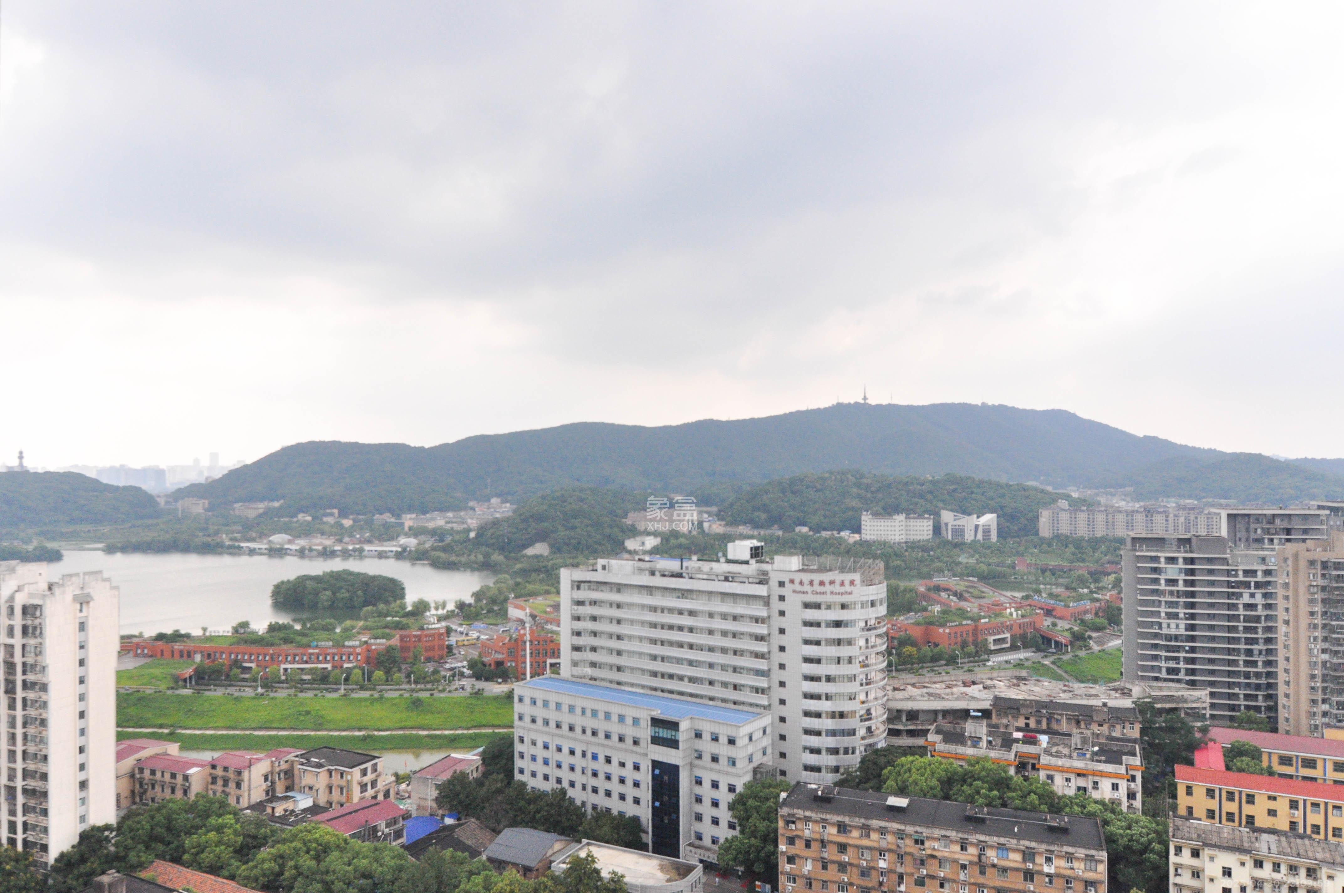 西子湖畔沃府  3室2厅1卫   115.00万其他