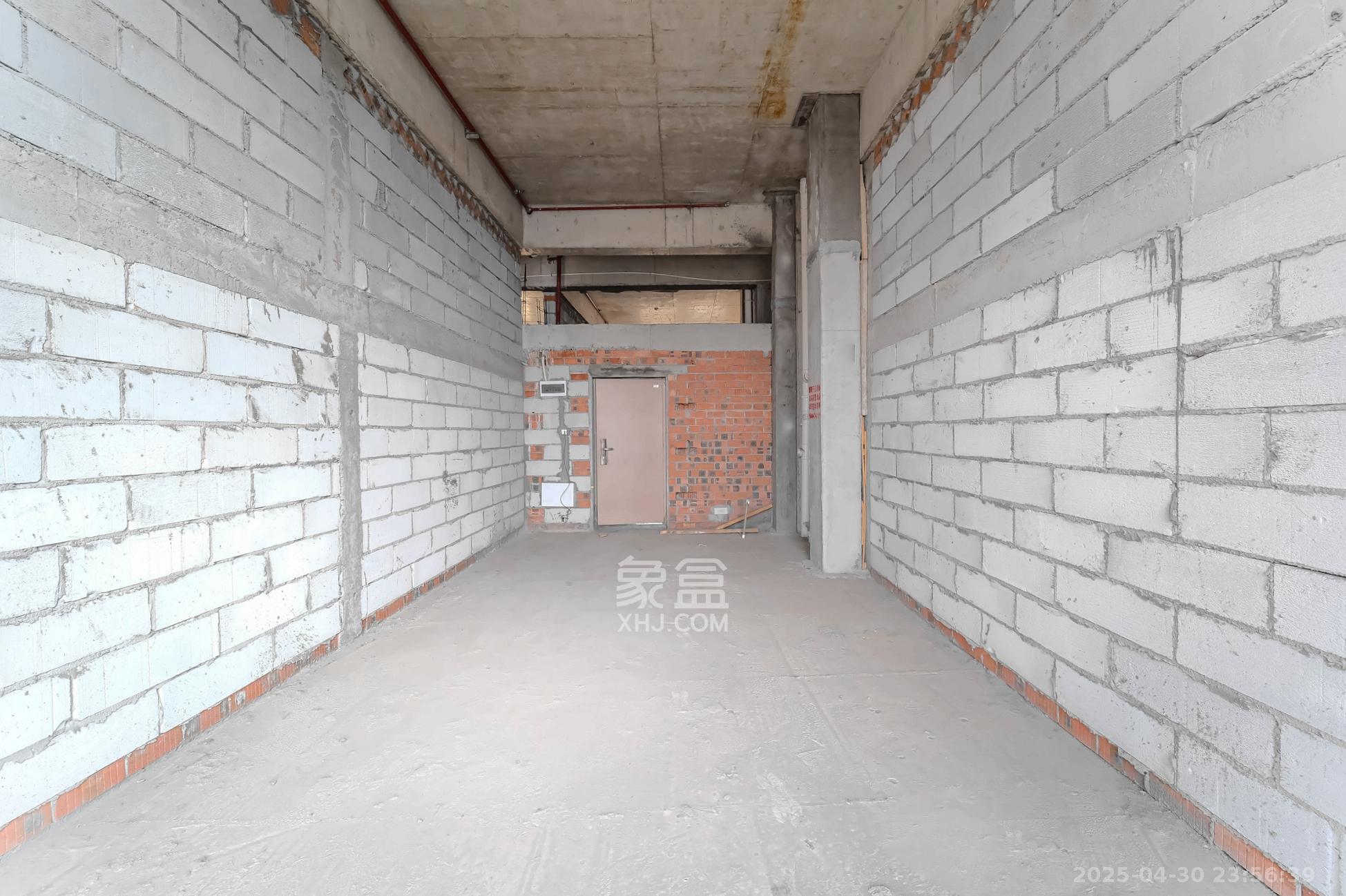 佳俊万家府 1室0厅0卫 28.8万 佳俊万家府 1室0厅0卫 28.8万客厅