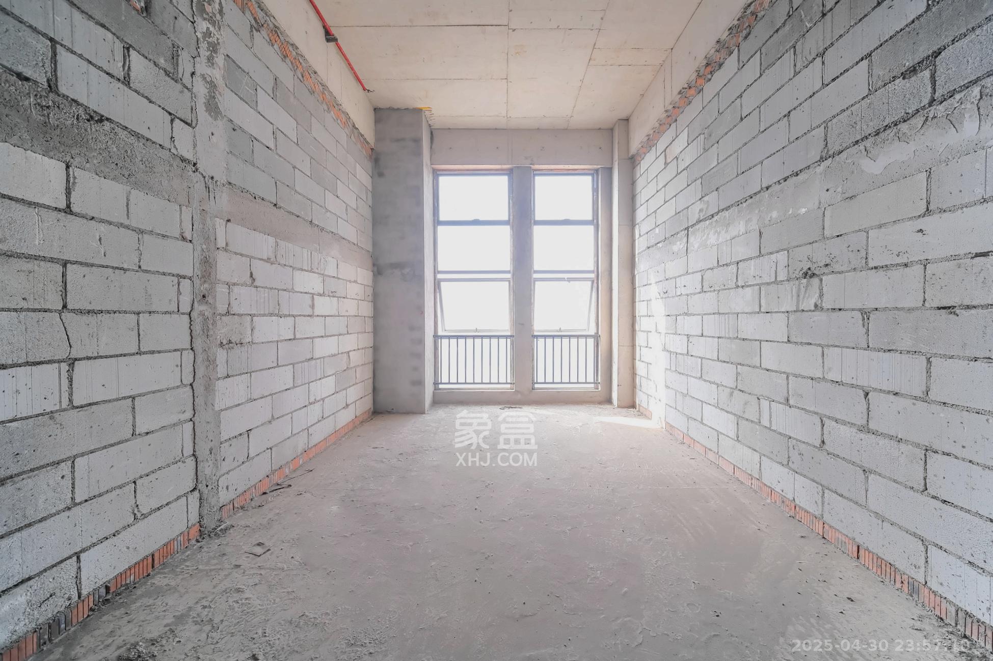 佳俊万家府 1室0厅0卫 28.8万 佳俊万家府 1室0厅0卫 28.8万客厅