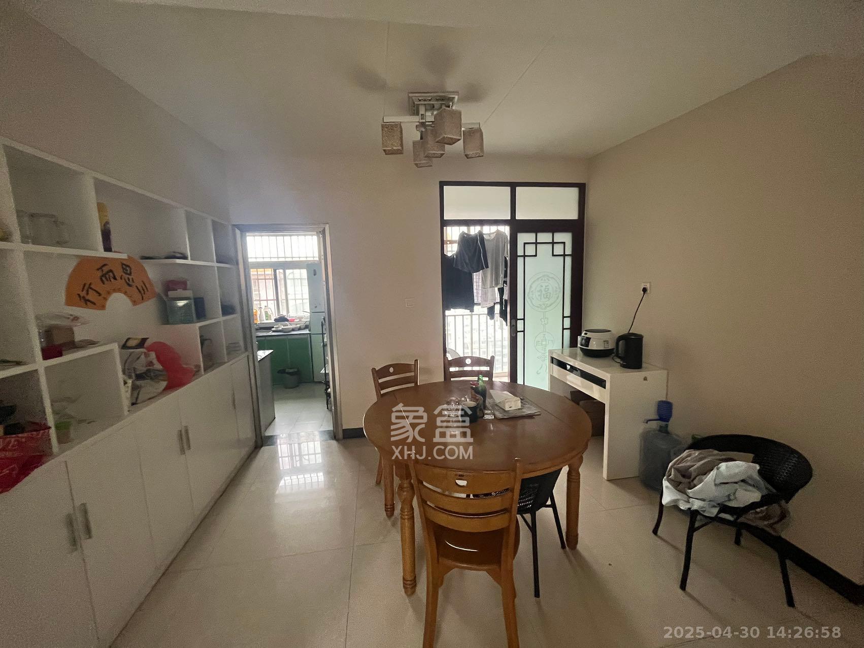 嘉盛华庭(一期、二期、三期) 4室2厅1卫 3200.0元/月 嘉盛华庭(一期、二期、三期) 4室2厅1卫 3200.0元/月室内图