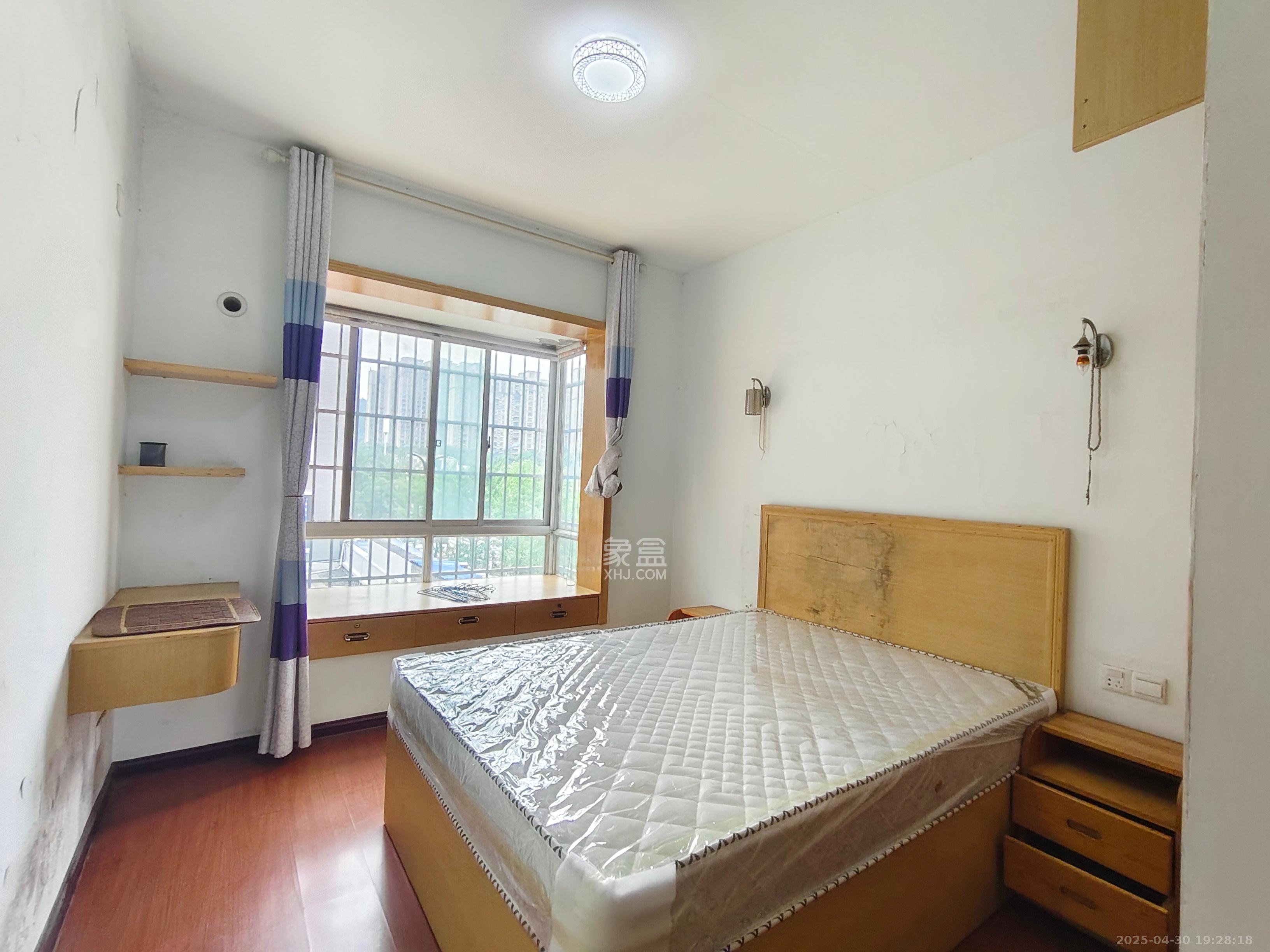 锑都家园  3室2厅2卫   1800.00元/月室内图