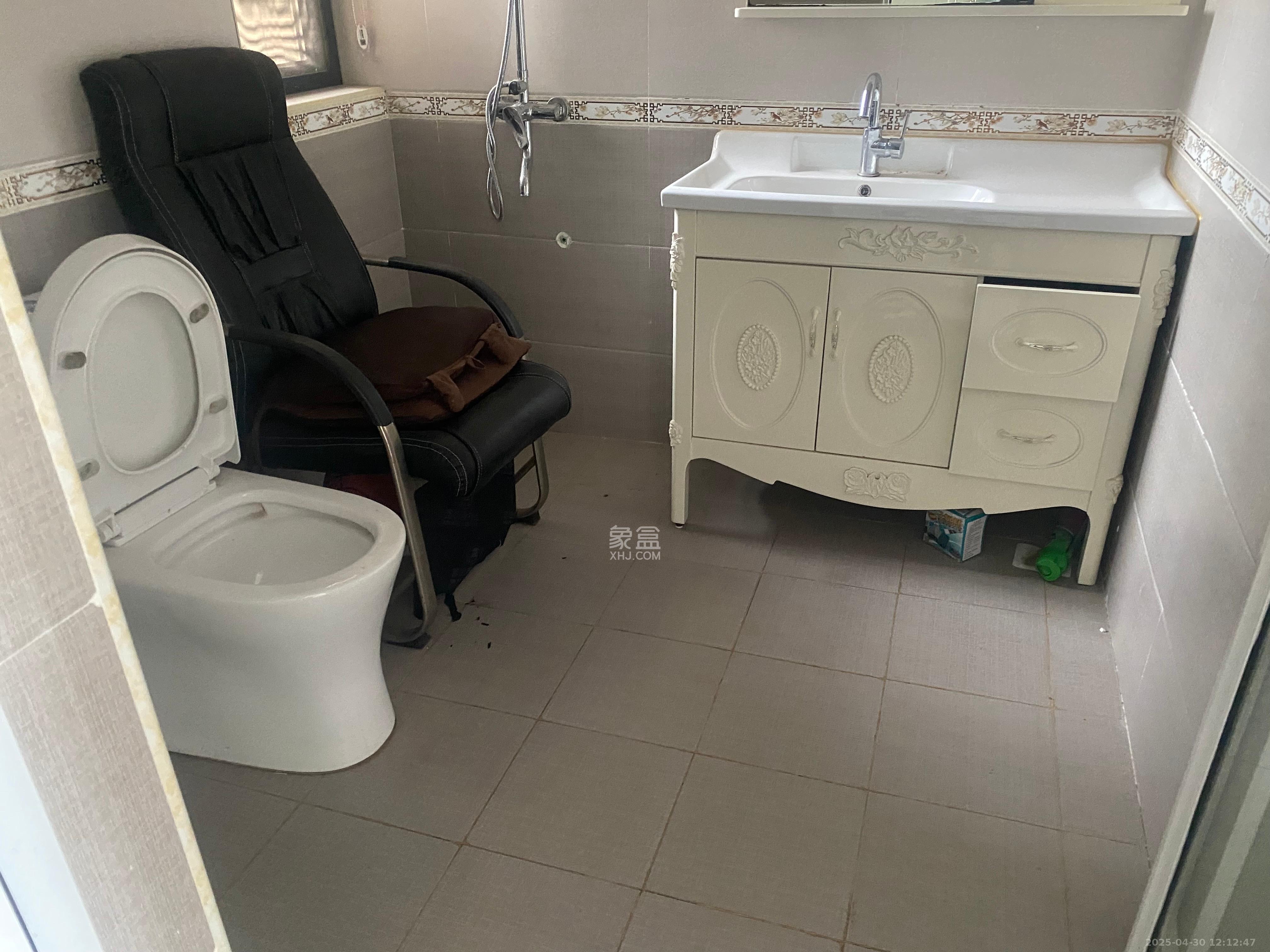 中建芙蓉嘉苑 4室2厅2卫 2300.0元/月 中建芙蓉嘉苑 4室2厅2卫 2300.0元/月室内图