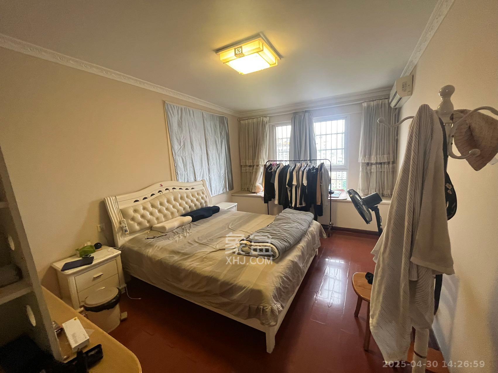 嘉盛华庭（一期、二期、三期）  4室2厅1卫    3200.0元/月室内图