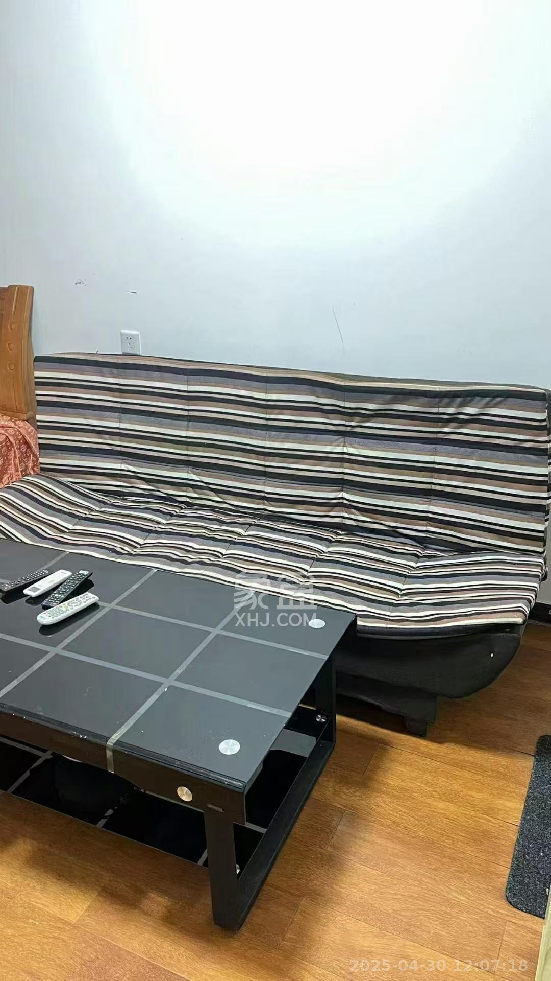 长盛上东区 1室1厅1卫 1600.0元/月 长盛上东区 1室1厅1卫 1600.0元/月室内图