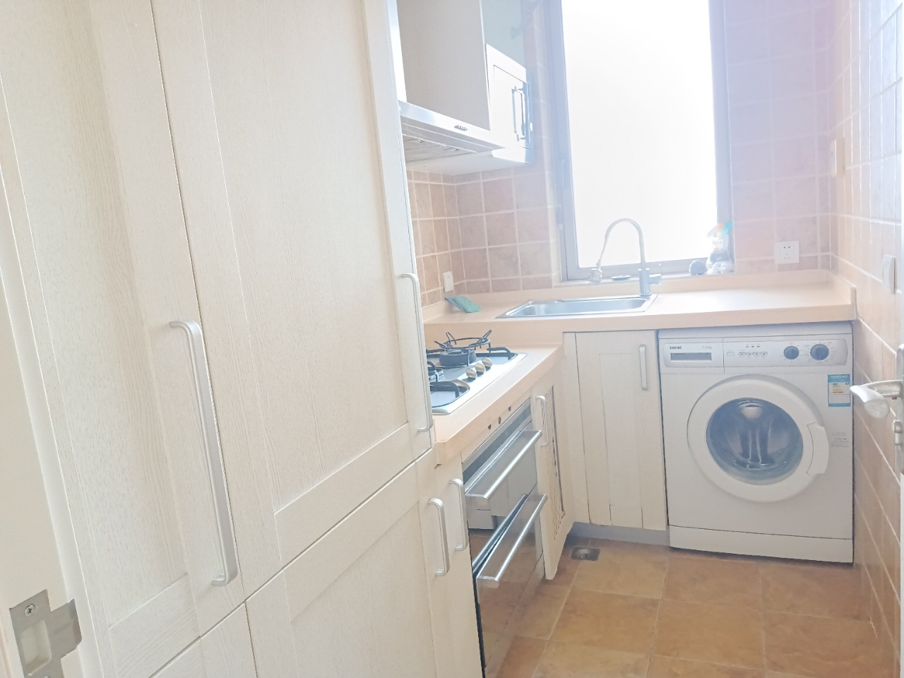 外滩中心  2室1厅2卫    3700.0元/月 外滩中心  2室1厅2卫    3700.0元/月室内图