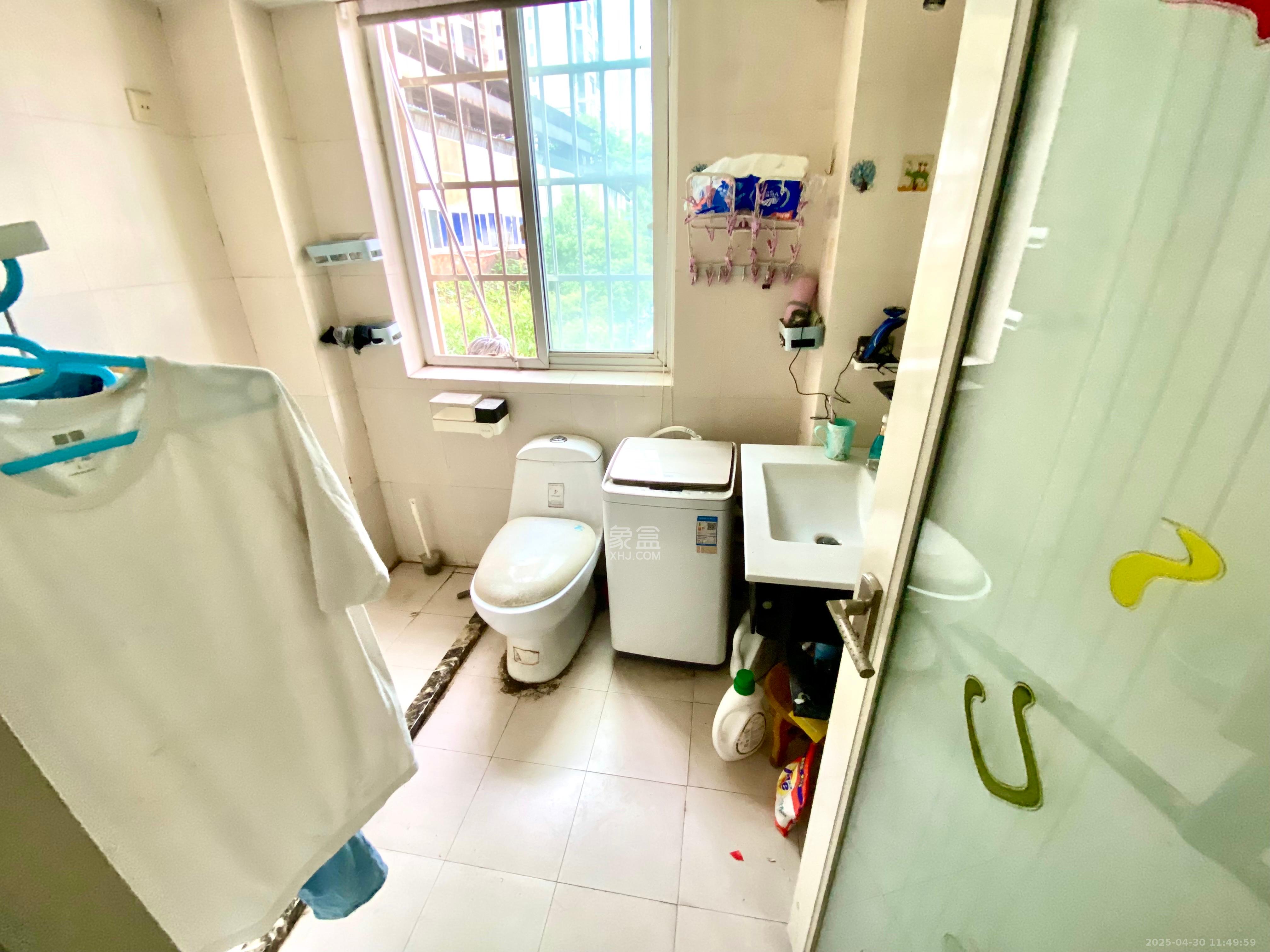 联通小区(瑞丽园) 3室1厅2卫 900.0元/月 联通小区(瑞丽园) 3室1厅2卫 900.0元/月室内图