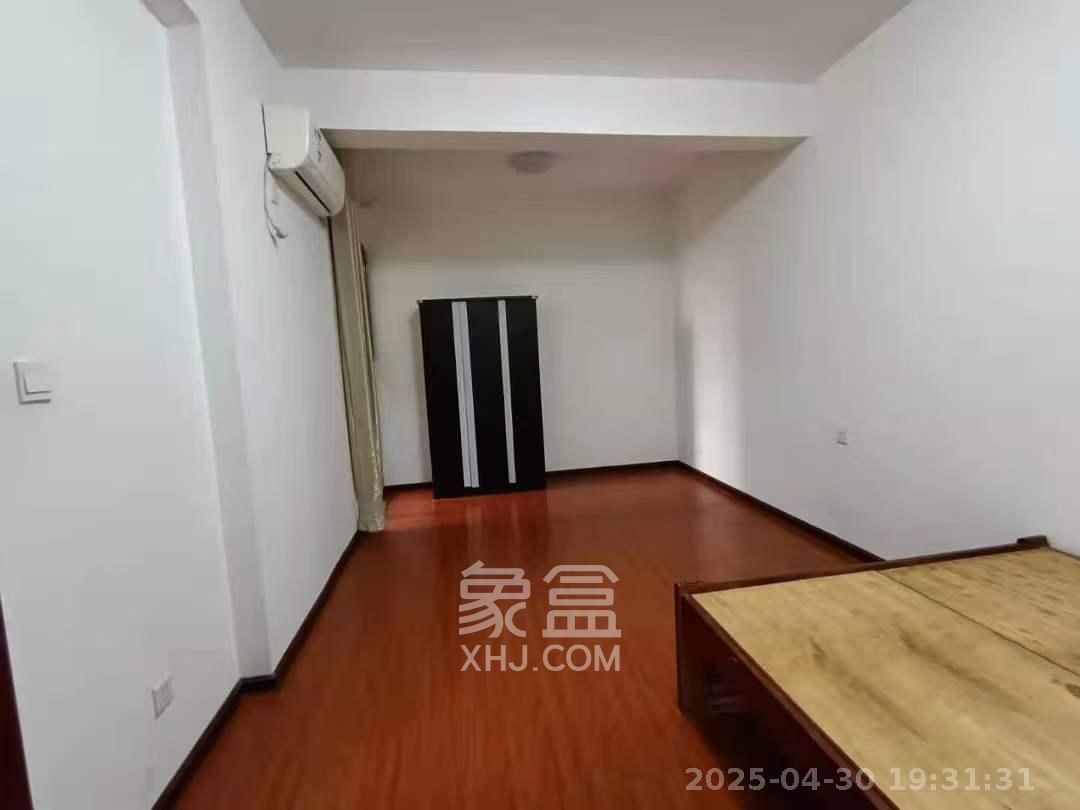江山帝景雅典  1室2厅1卫   2700.00元/月室内图