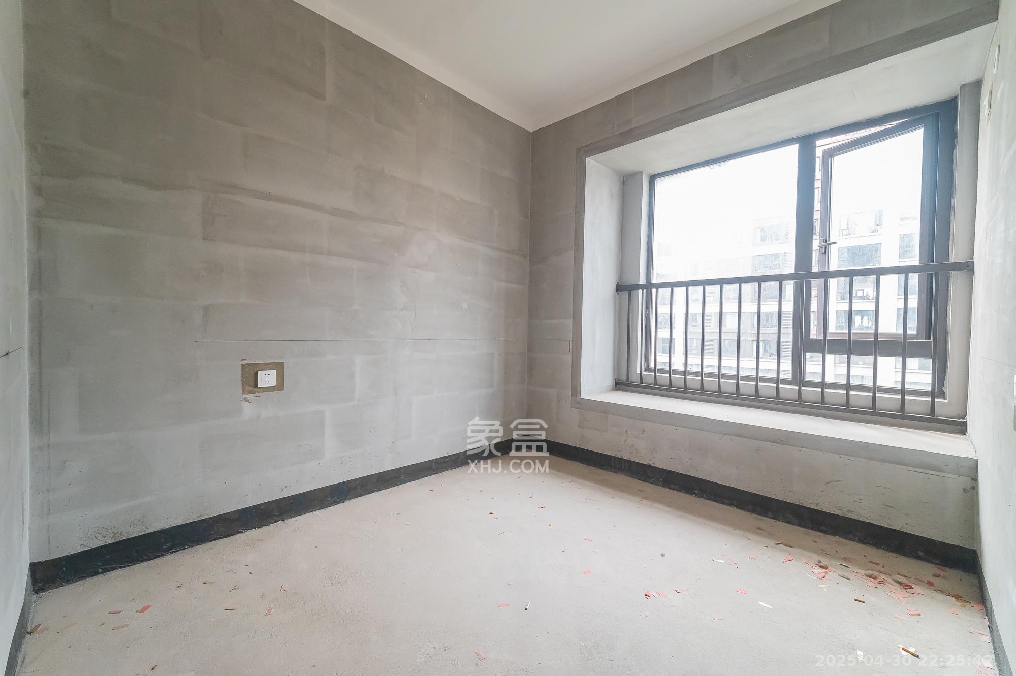 中交建发松雅院  4室2厅2卫   149.80万其他