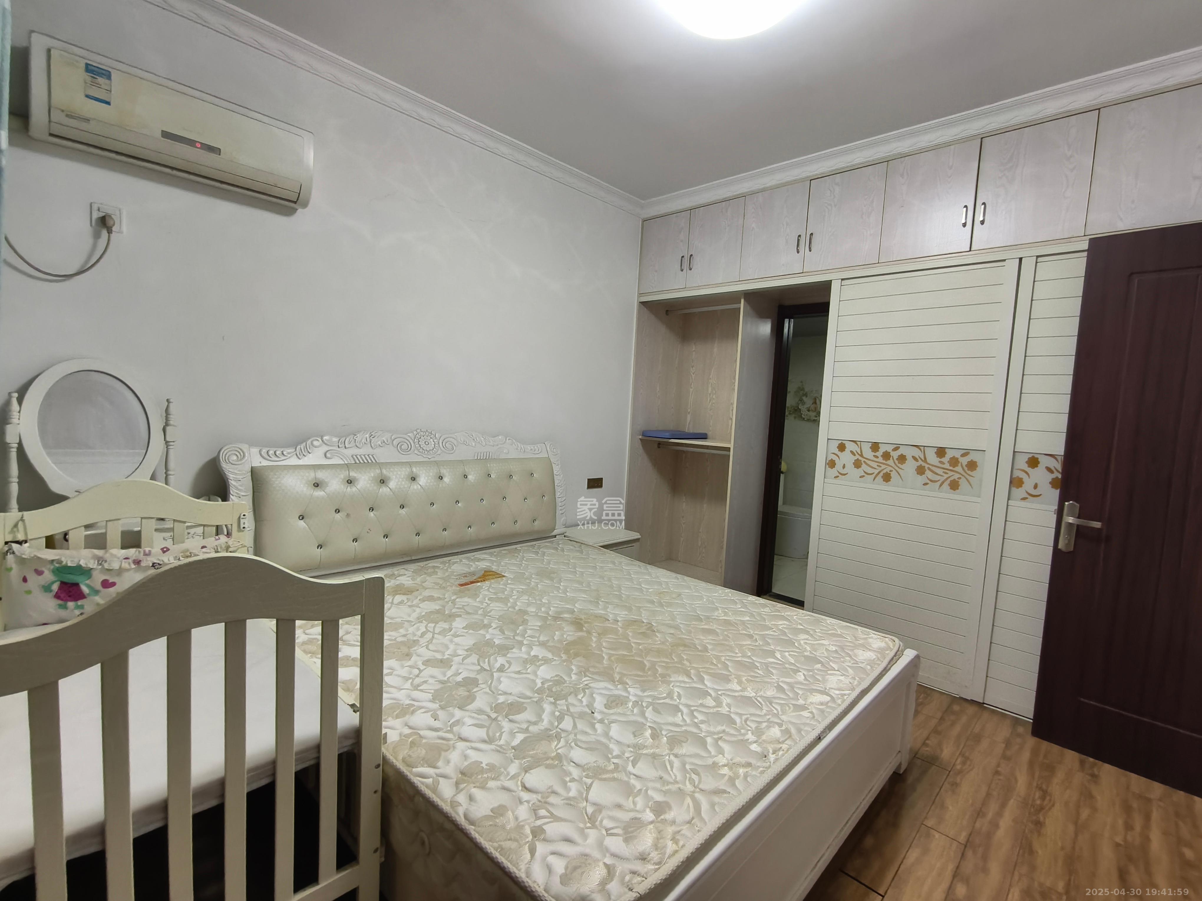 兴威帕克水岸  3室2厅2卫   2300.00元/月室内图