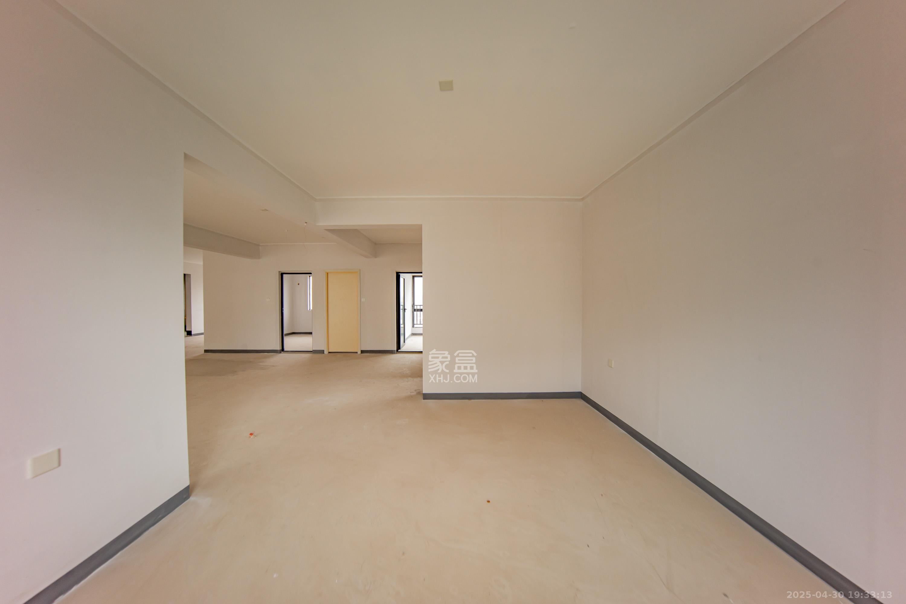 建投象山国际  4室2厅2卫   230.00万卧室