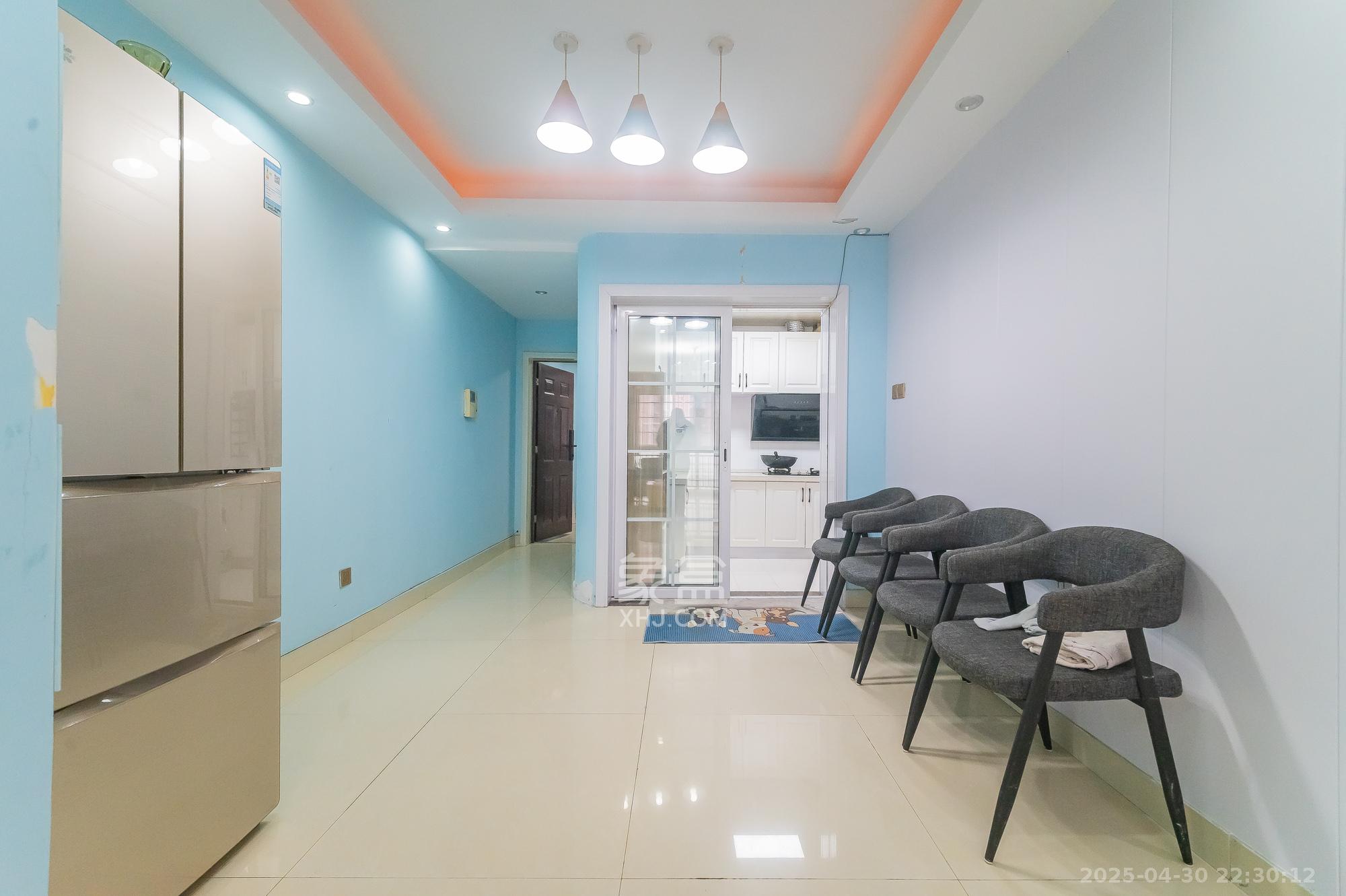 幸福里(幸福里一期) 2室2厅1卫 68.0万 幸福里(幸福里一期) 2室2厅1卫 68.0万客厅