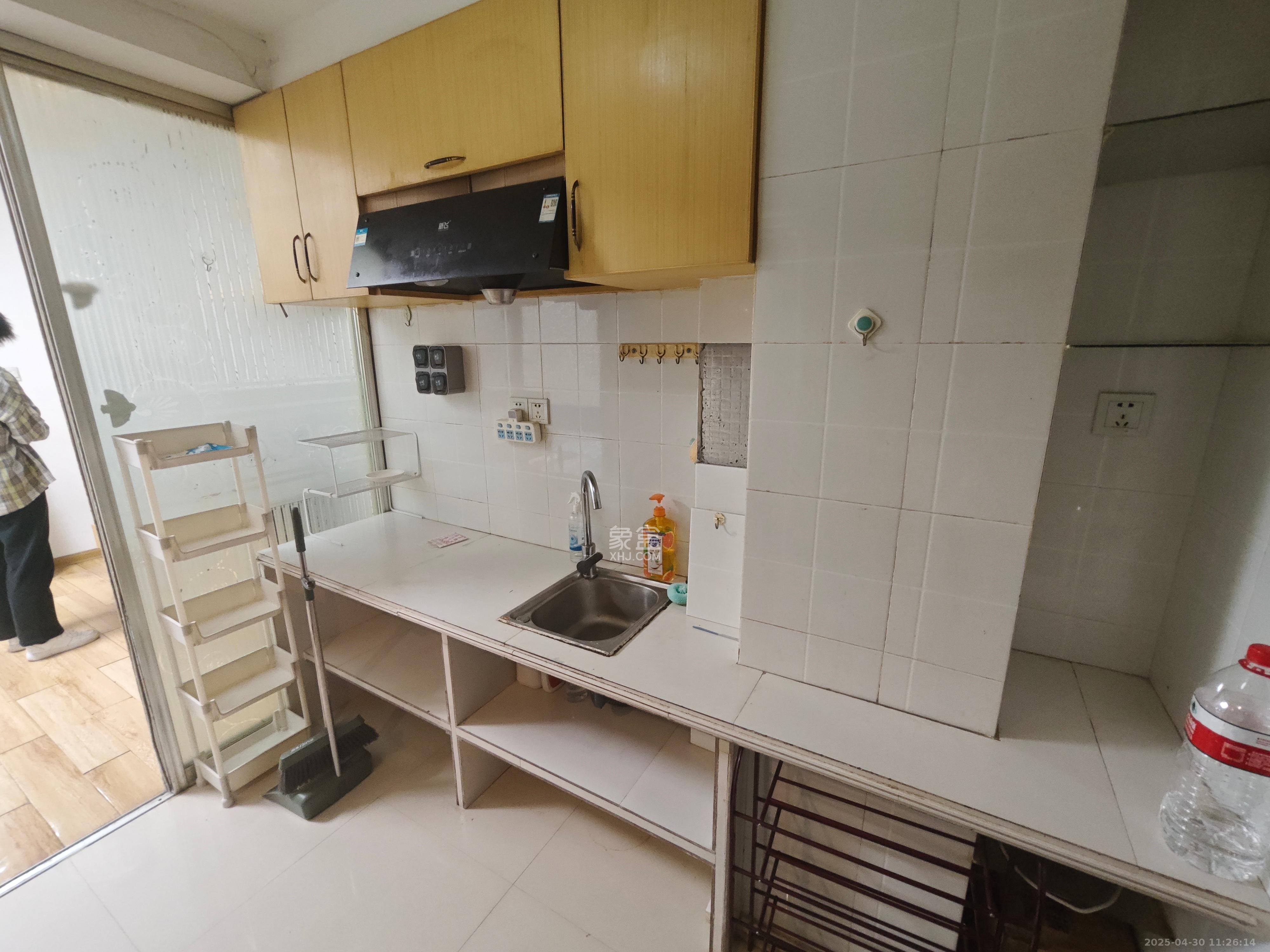 山水华景 1室1厅1卫 1500.0元/月 山水华景 1室1厅1卫 1500.0元/月室内图