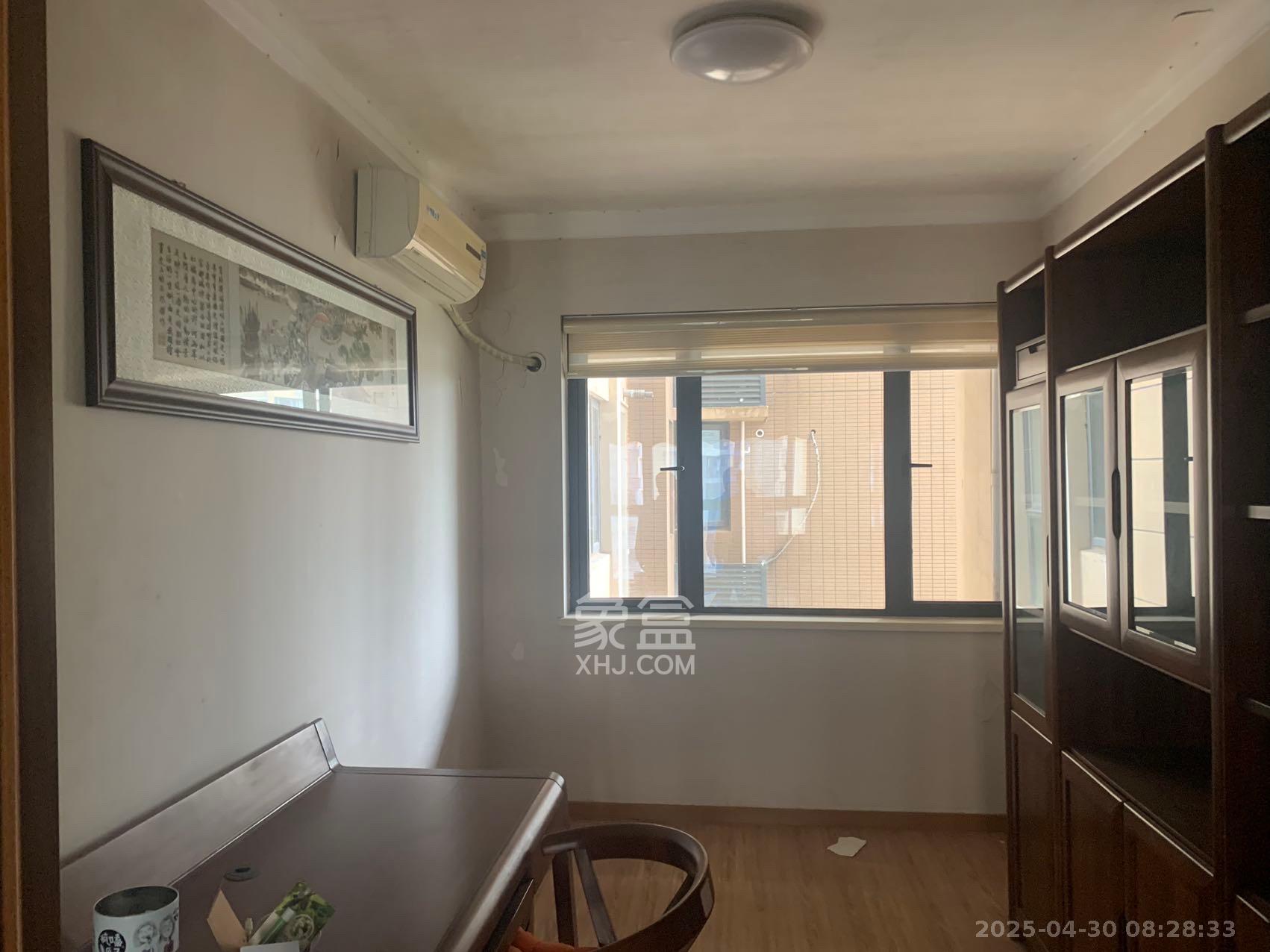 藏珑湖上国际花园 4室2厅2卫 4500.0元/月 藏珑湖上国际花园 4室2厅2卫 4500.0元/月室内图