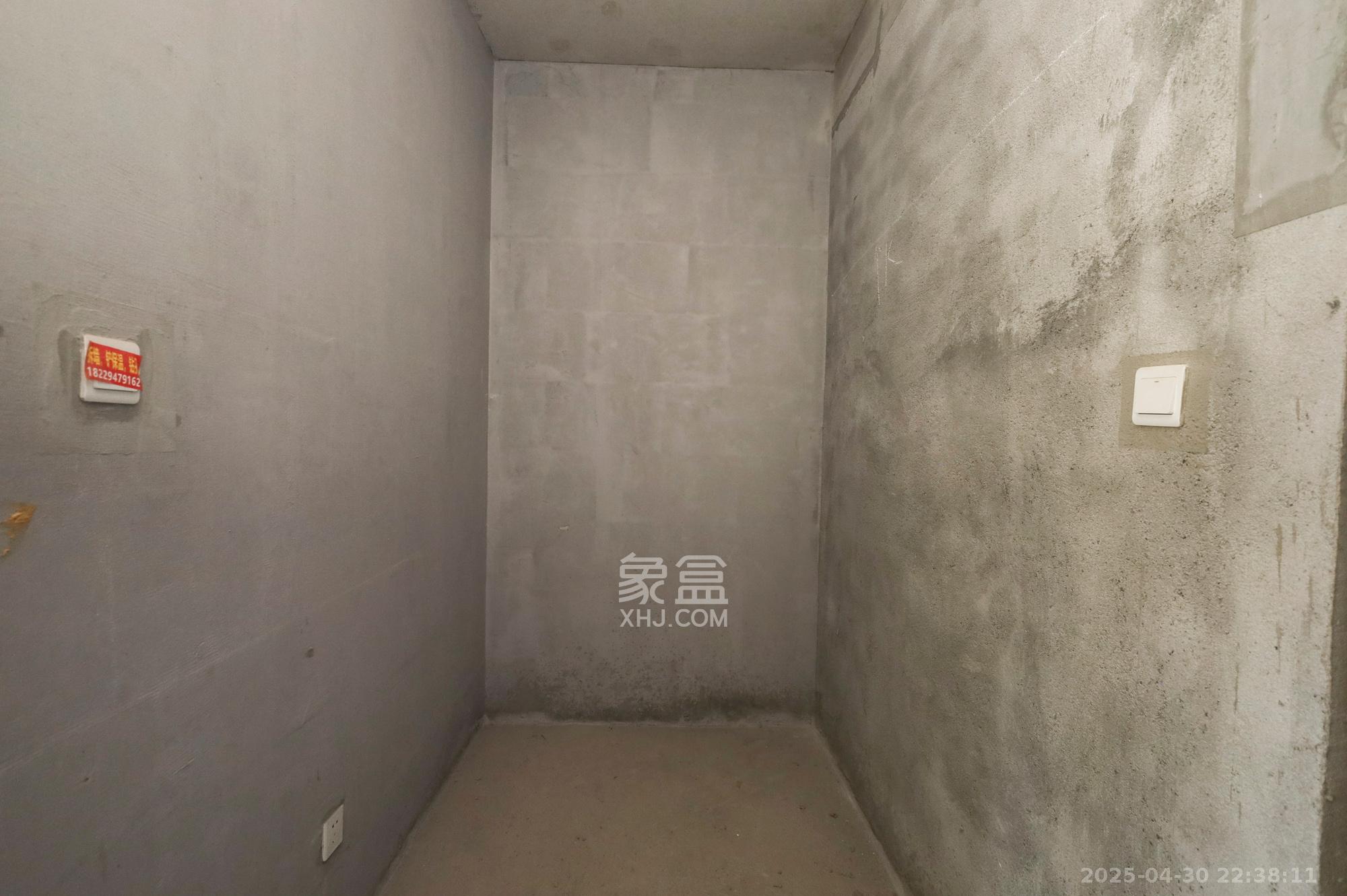 地铁中建江山玖樾  3室2厅2卫   150.00万卧室