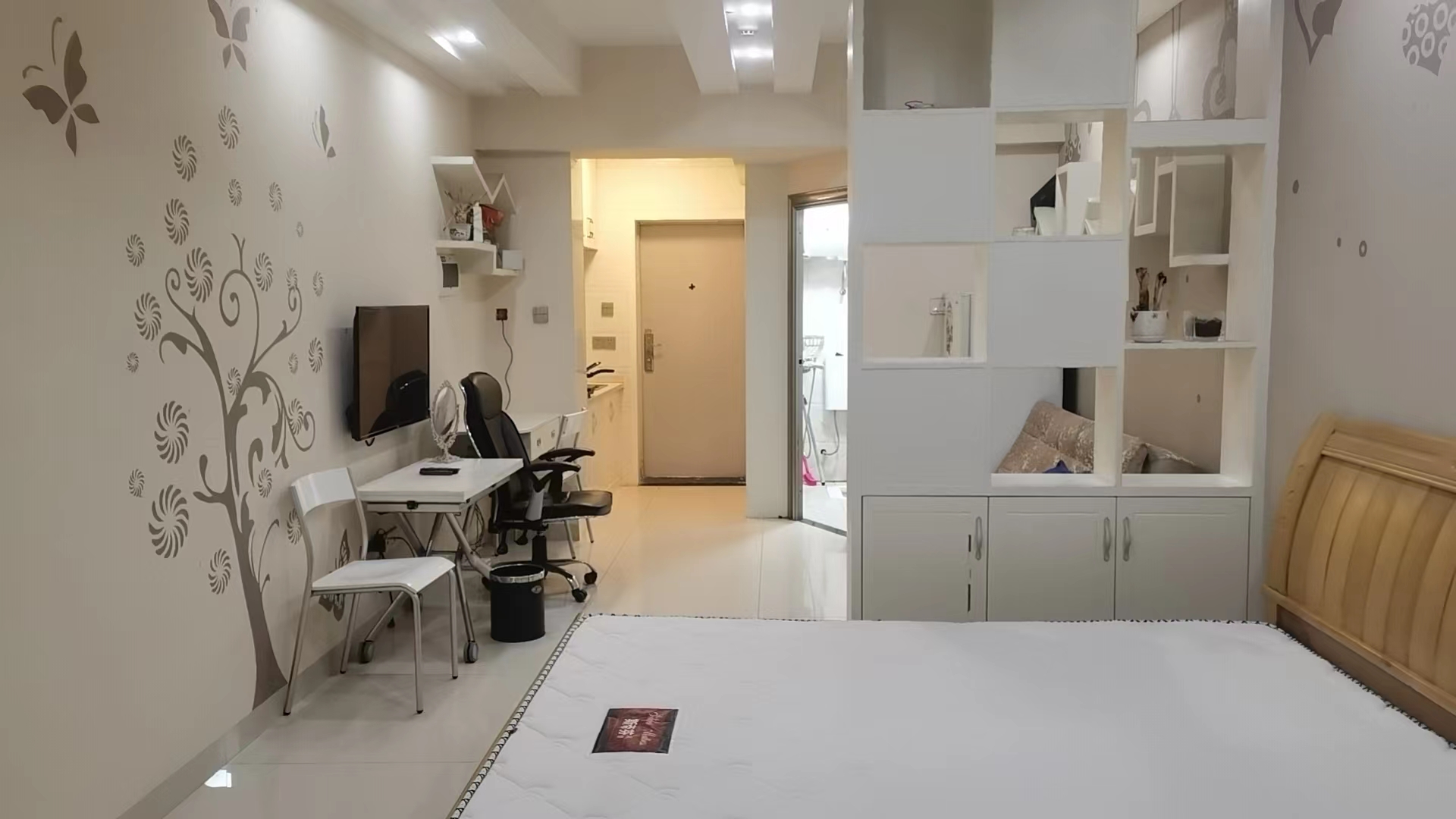 梓山湖公馆  1室1厅1卫    1000.0元/月 梓山湖公馆  1室1厅1卫    1000.0元/月