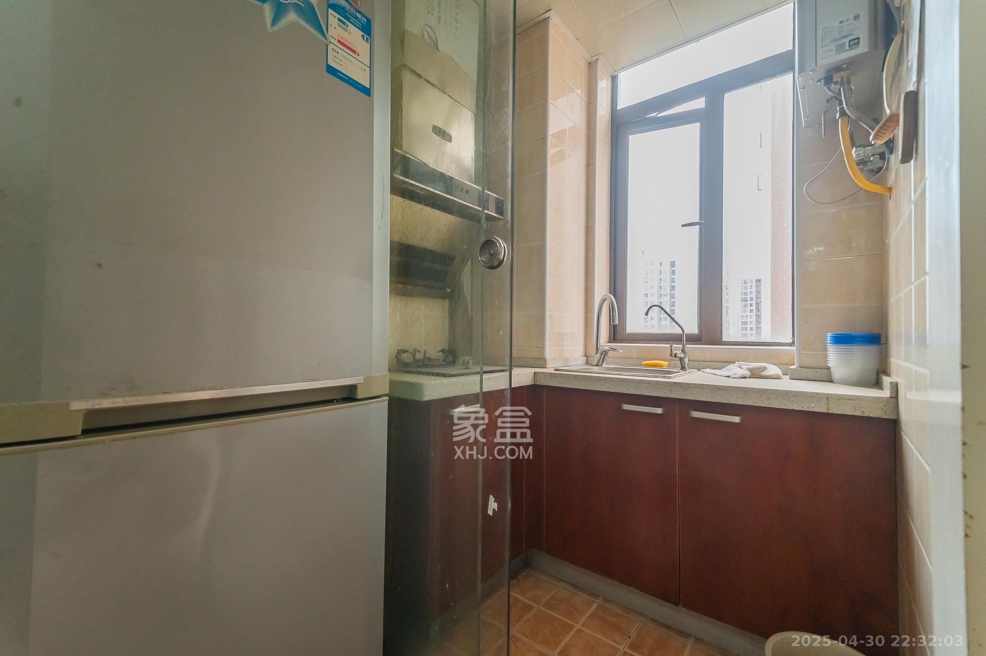 水岸世景  1室1厅1卫    19.8万 水岸世景  1室1厅1卫    19.8万厨房