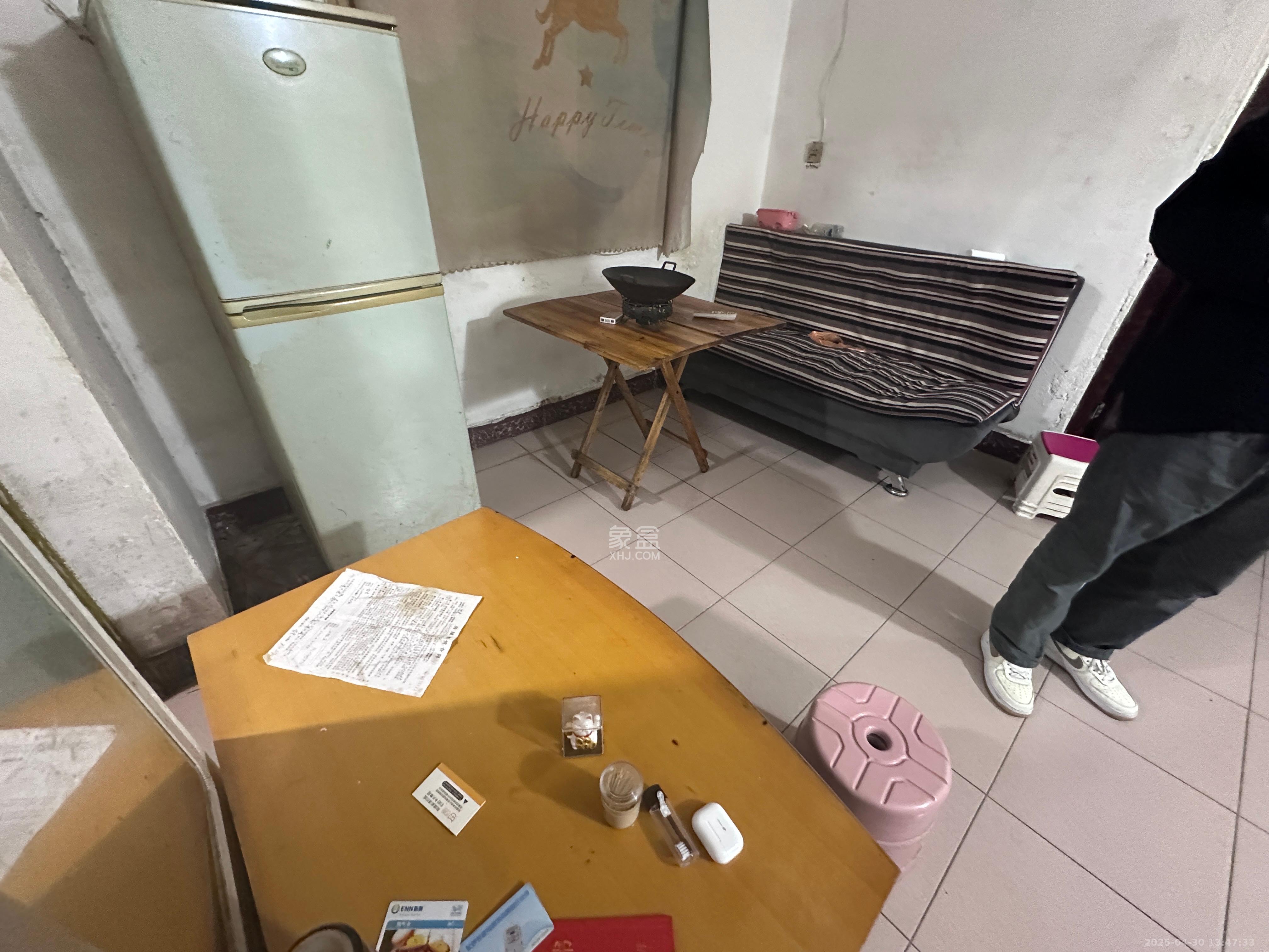 吉景小区  0室1厅1卫   1100.00元/月室内图