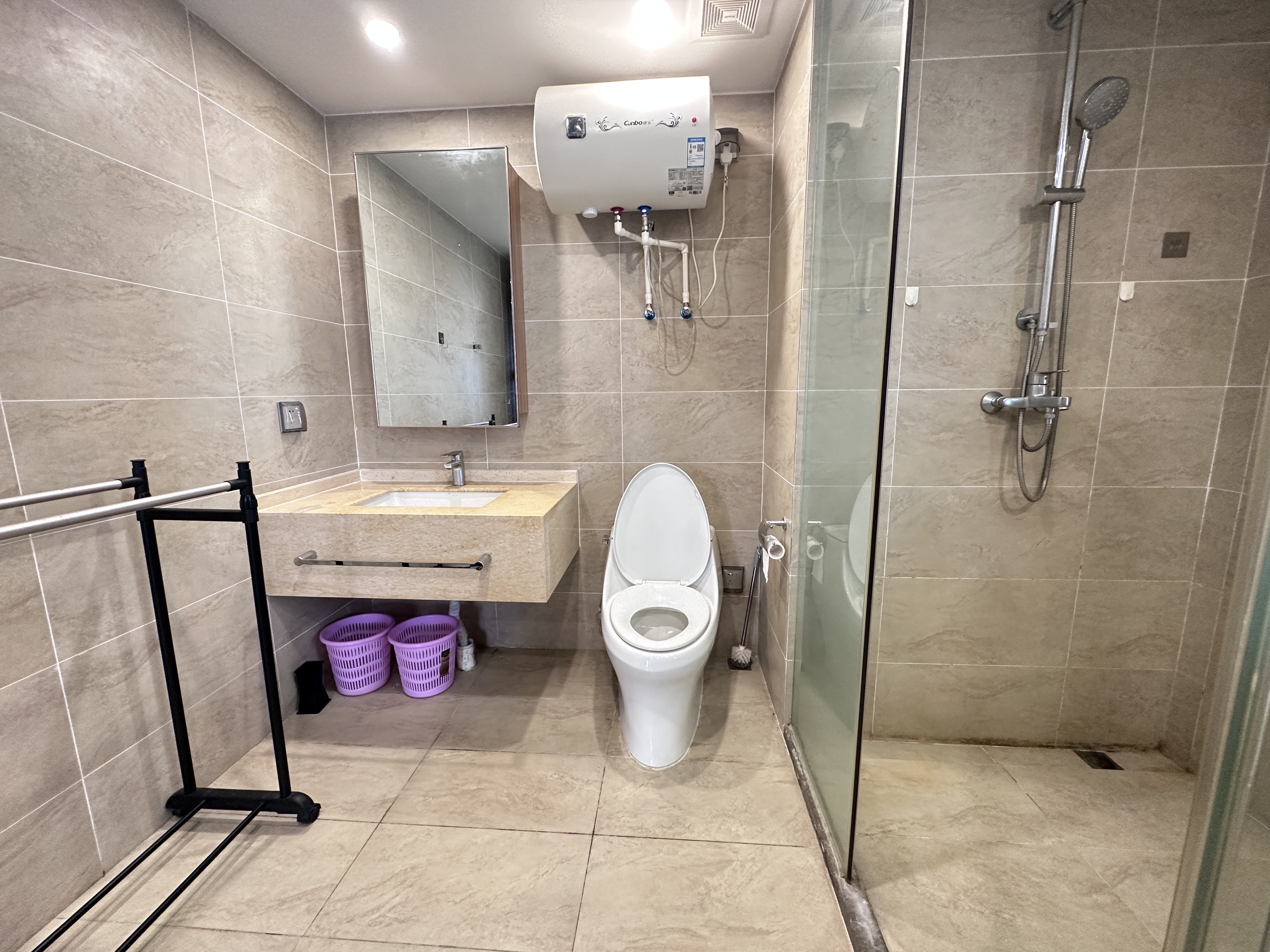 海航豪庭南苑 1室1厅1卫 115.0万 海航豪庭南苑 1室1厅1卫 115.0万客厅