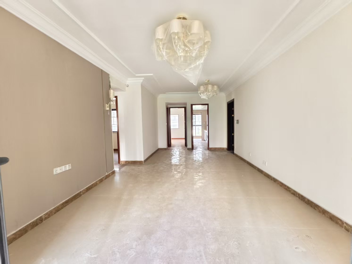 恒大华府  3室2厅2卫    74.8万 恒大华府  3室2厅2卫    74.8万