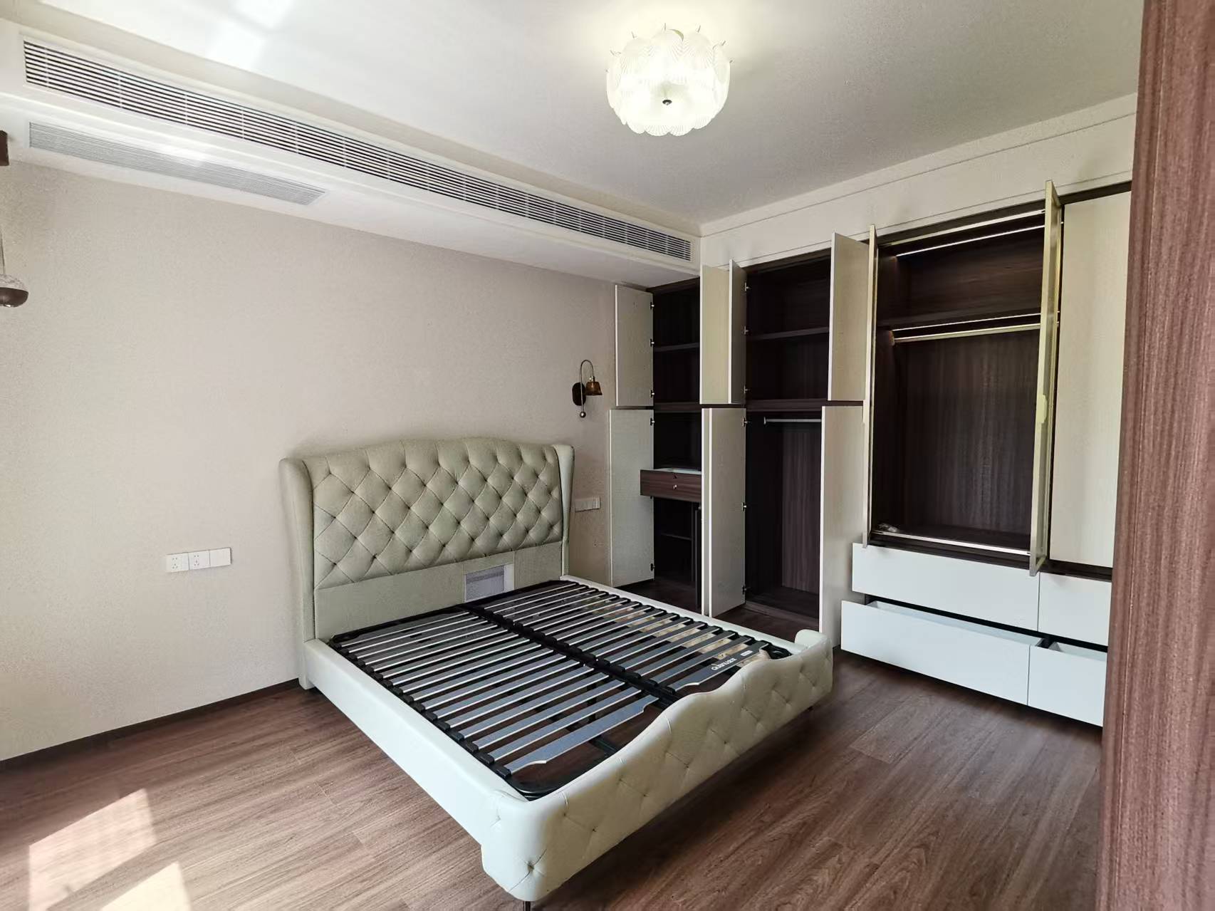 明月湖别墅(建锋)  6室2厅5卫    386.0万 明月湖别墅(建锋)  6室2厅5卫    386.0万室内图