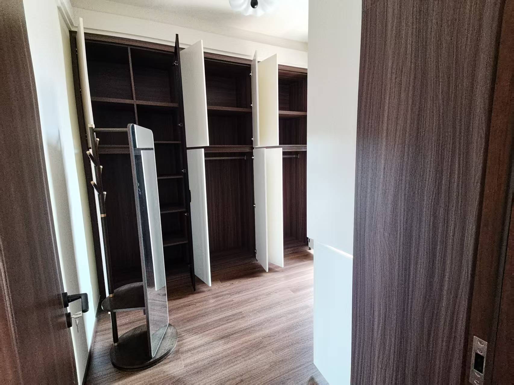 明月湖别墅(建锋)  6室2厅5卫    386.0万 明月湖别墅(建锋)  6室2厅5卫    386.0万室内图