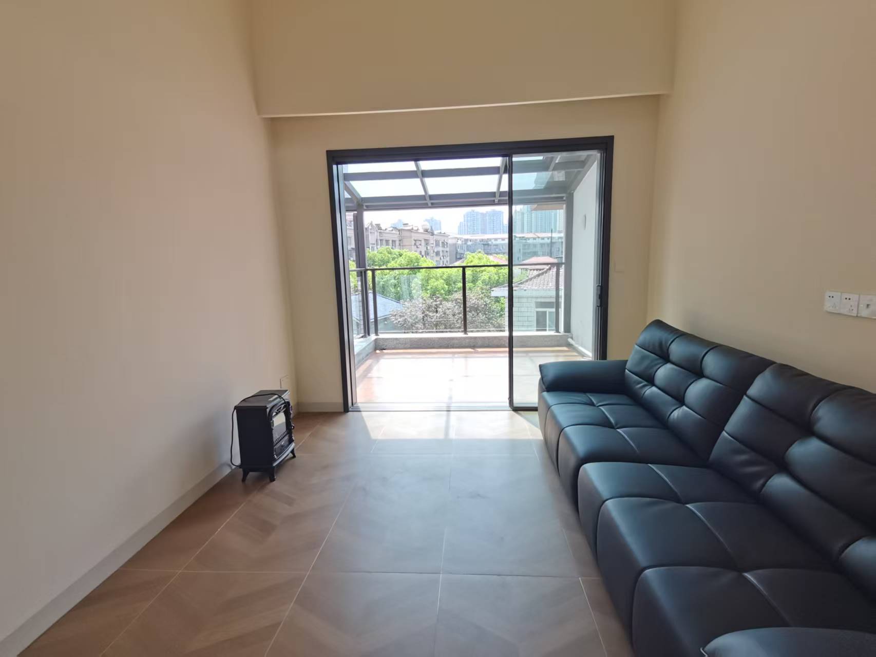 明月湖别墅(建锋)  6室2厅5卫    386.0万 明月湖别墅(建锋)  6室2厅5卫    386.0万室内图