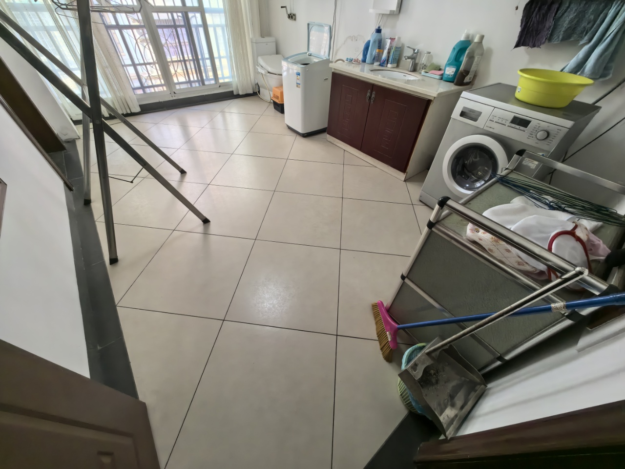 碧玉花园别墅 5室2厅3卫 130.0万 碧玉花园别墅 5室2厅3卫 130.0万室内图