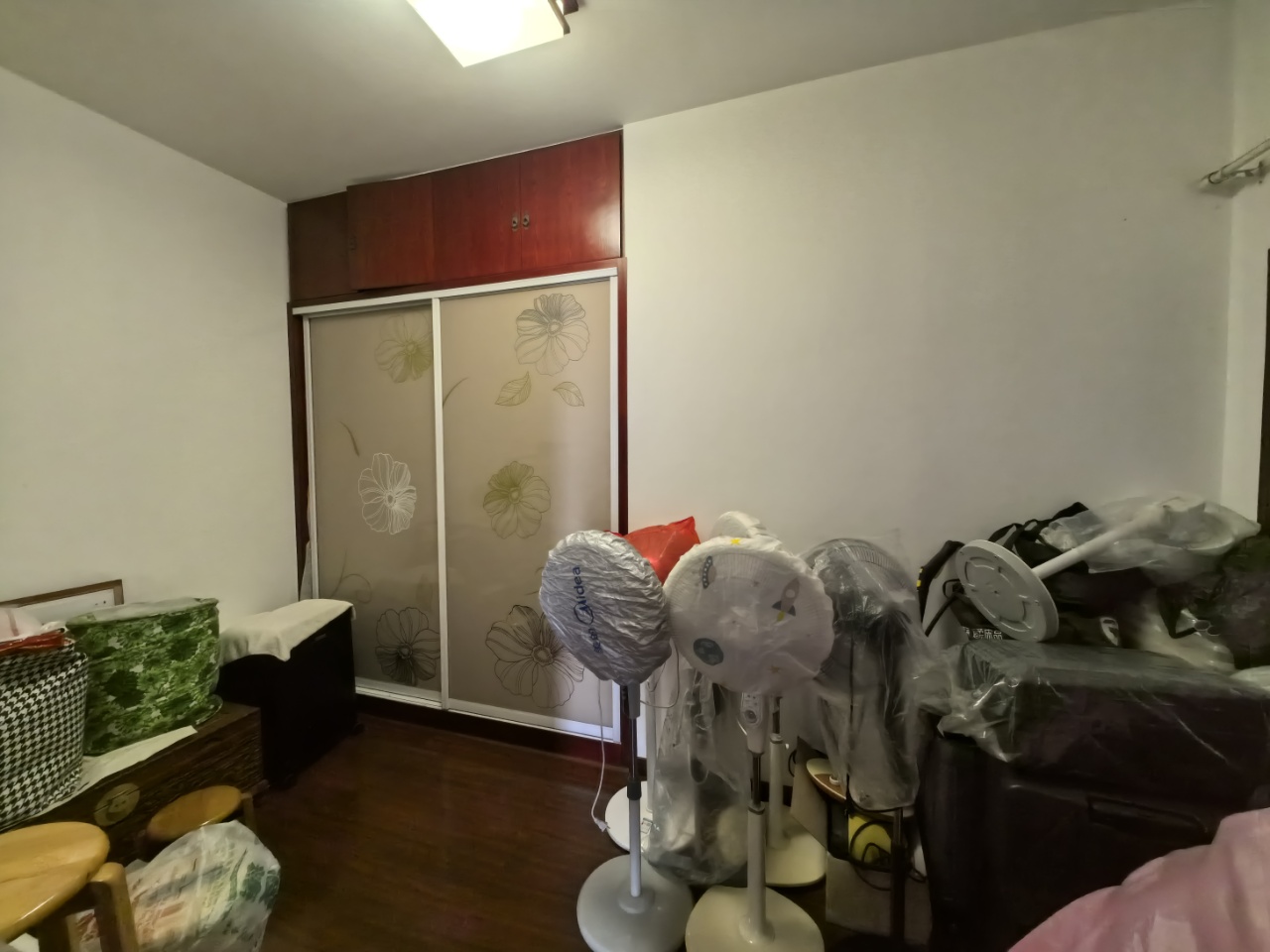 碧玉花园别墅 5室2厅3卫 130.0万 碧玉花园别墅 5室2厅3卫 130.0万室内图