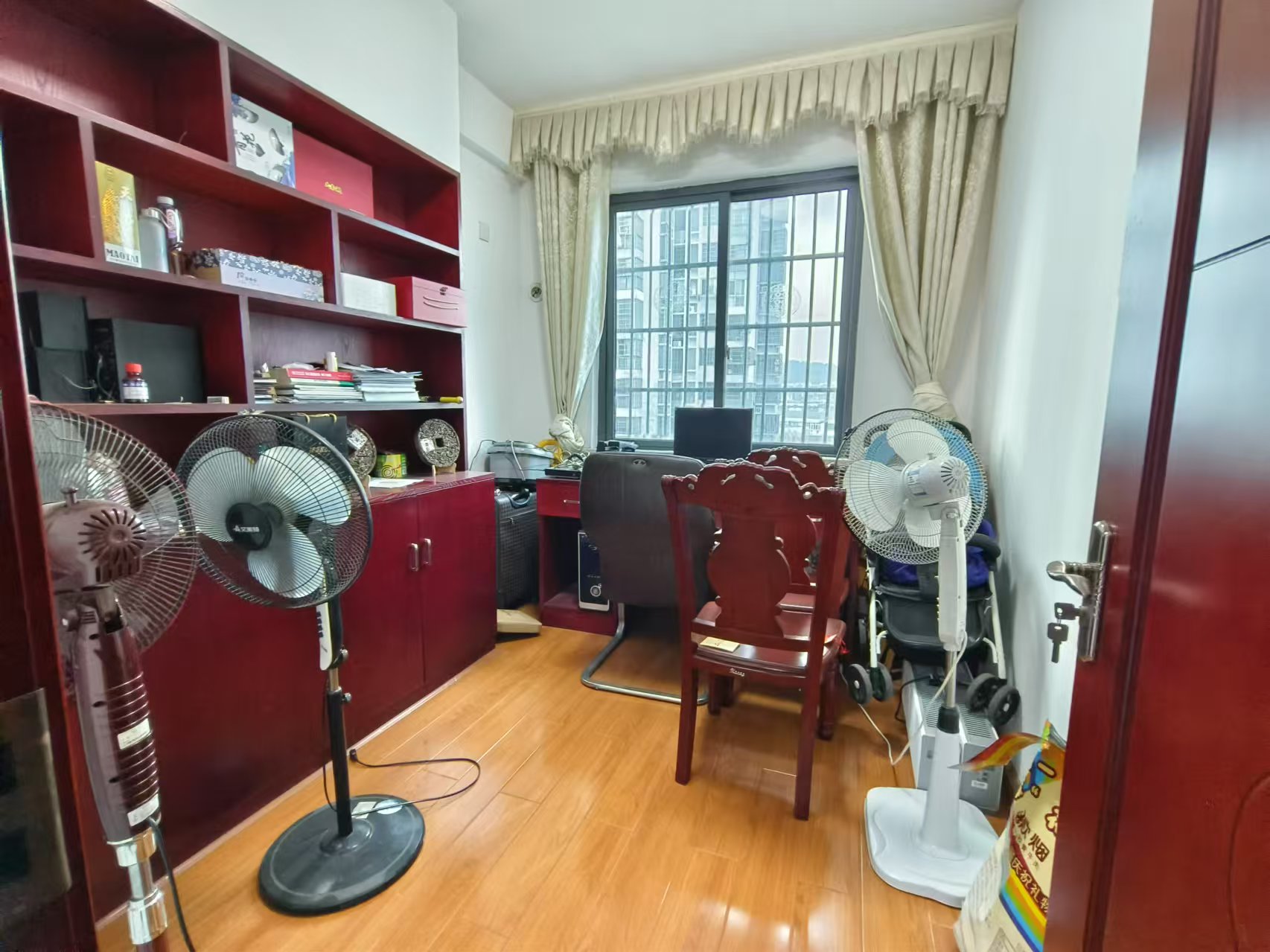 圣华名城建设北路110号  4室2厅2卫    55.0万 圣华名城建设北路110号  4室2厅2卫    55.0万室内图