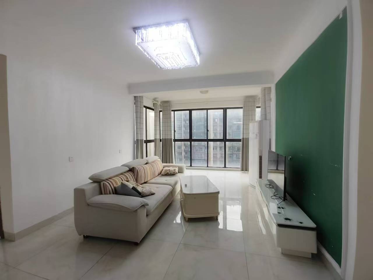 金轮翡翠名园 4室2厅2卫 86.0万 金轮翡翠名园 4室2厅2卫 86.0万室内图