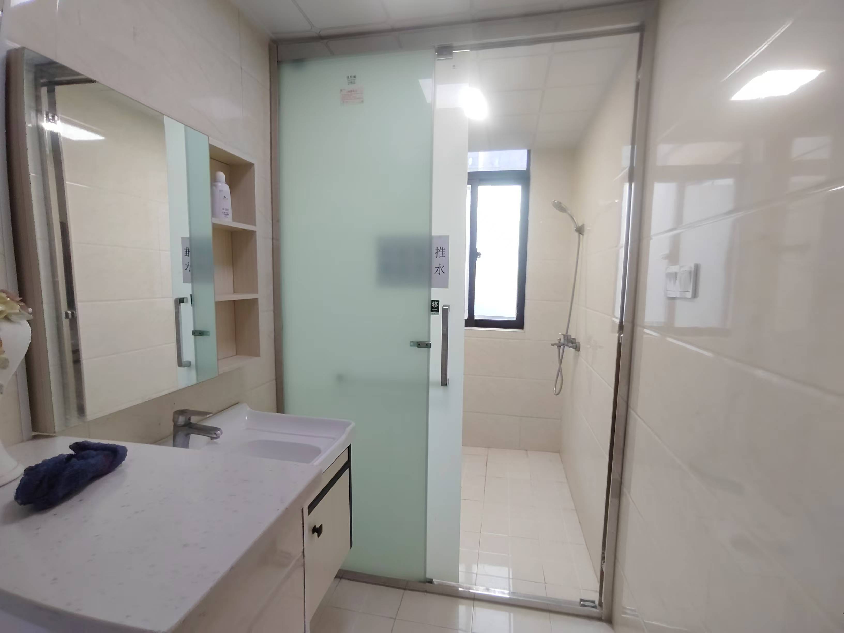 金轮翡翠名园 4室2厅2卫 86.0万 金轮翡翠名园 4室2厅2卫 86.0万室内图