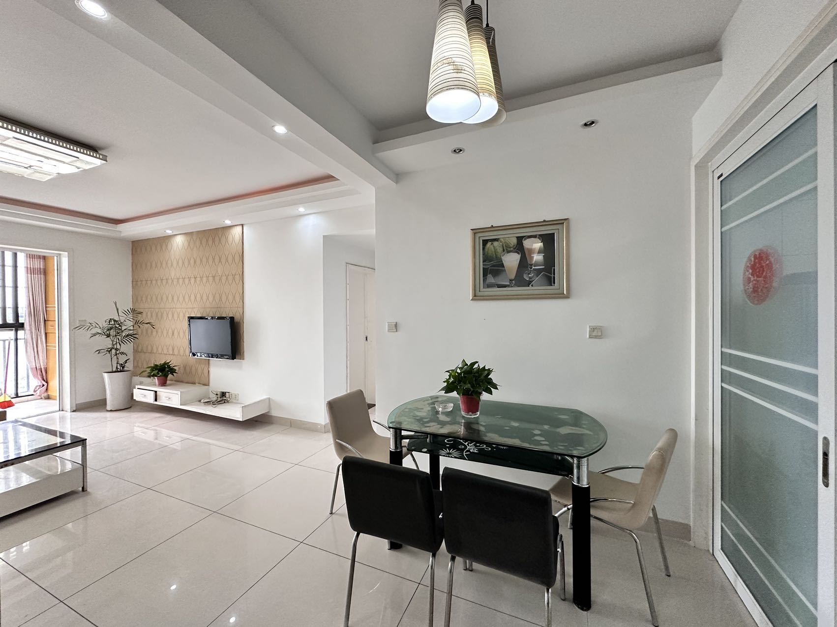 荷塘月色红旗南路46号 2室2厅1卫 32.8万 荷塘月色红旗南路46号 2室2厅1卫 32.8万室内图