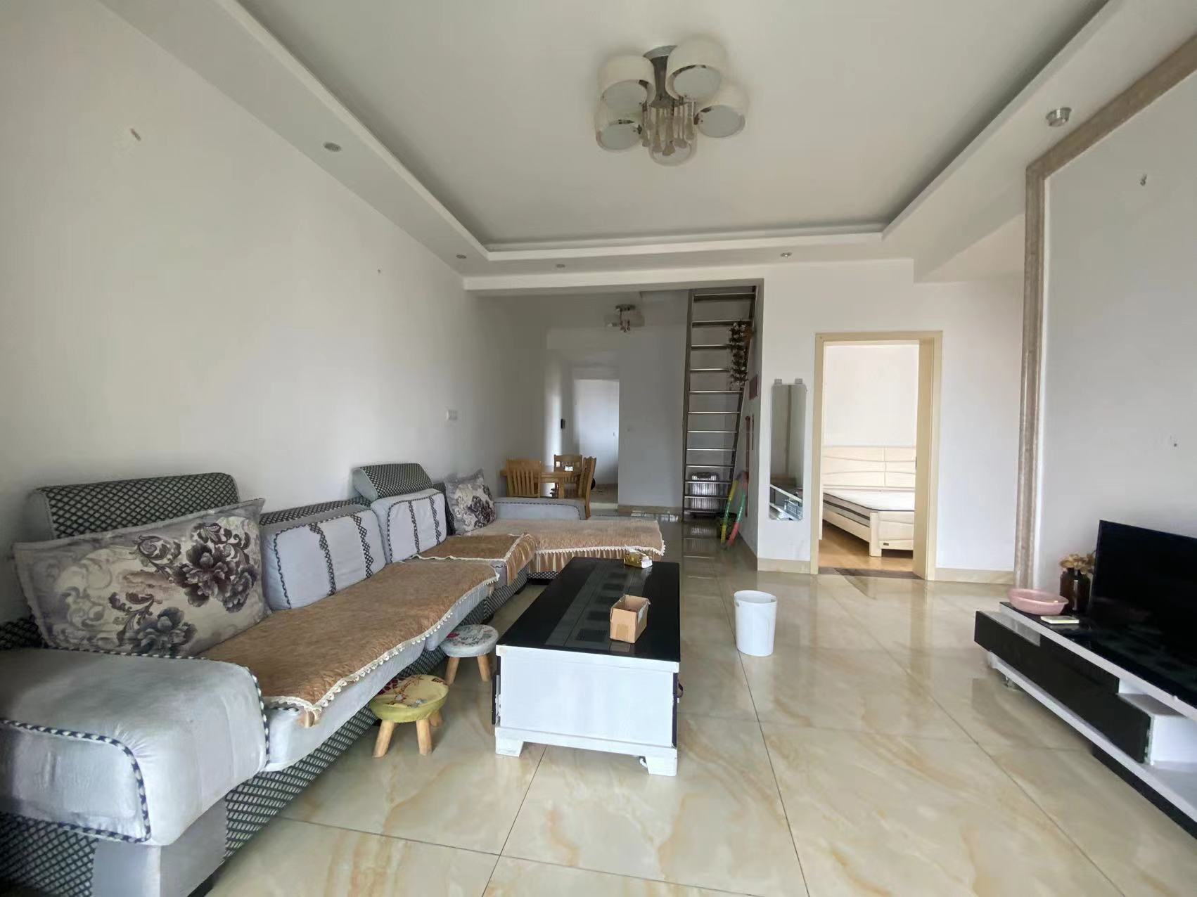 龙腾国际 2室2厅1卫 45.8万 龙腾国际 2室2厅1卫 45.8万室内图