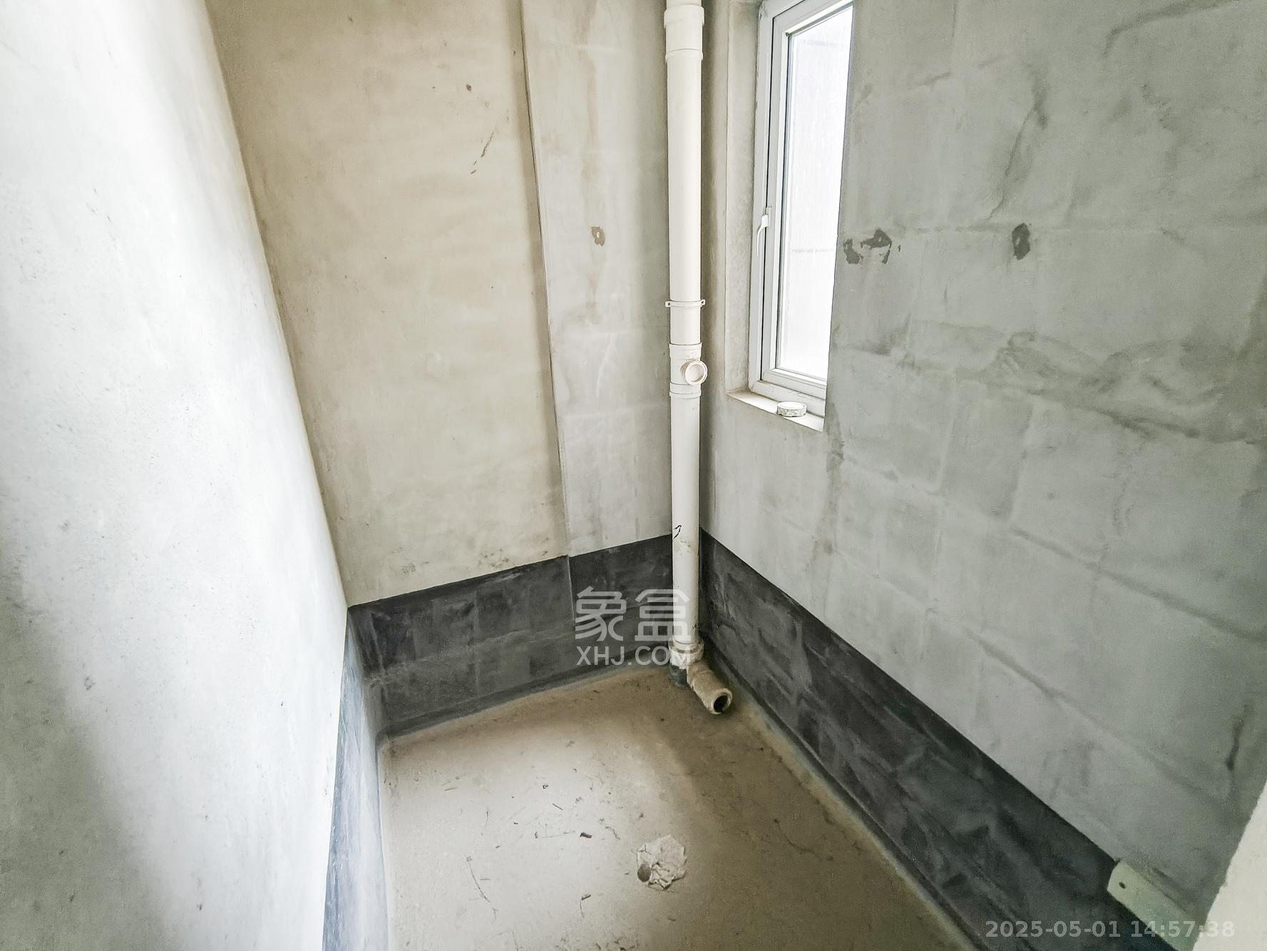 荣盛花语城  3室2厅1卫    52.0万 荣盛花语城  3室2厅1卫    52.0万卫生间