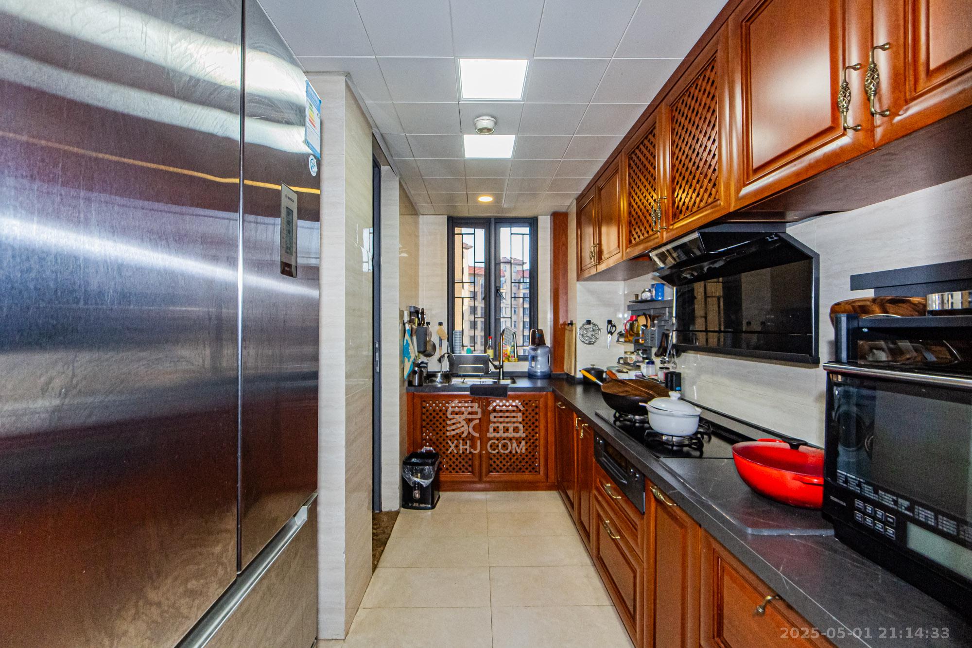 珠江郦城探香里  4室2厅2卫    138.0万 珠江郦城探香里  4室2厅2卫    138.0万厨房