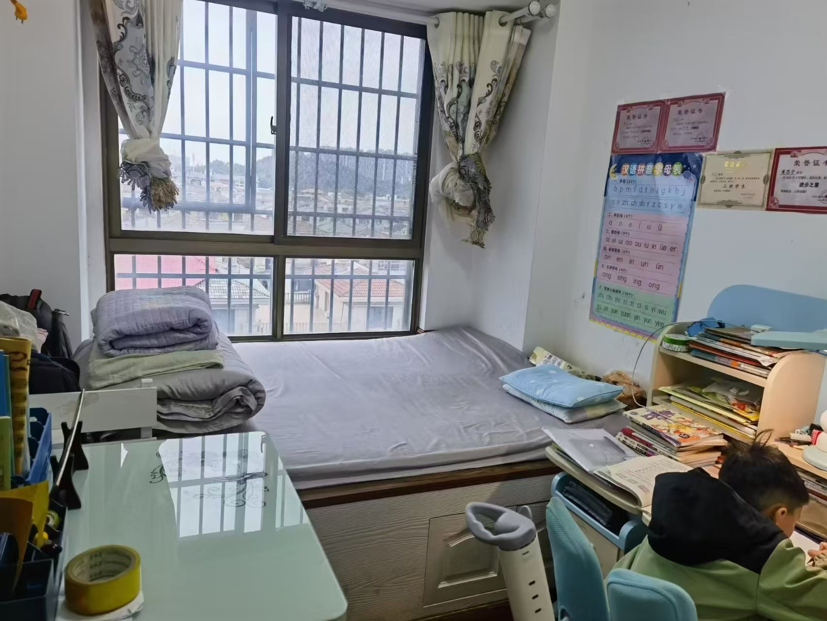 碧桂园  3室2厅2卫   2000.00元/月室内图