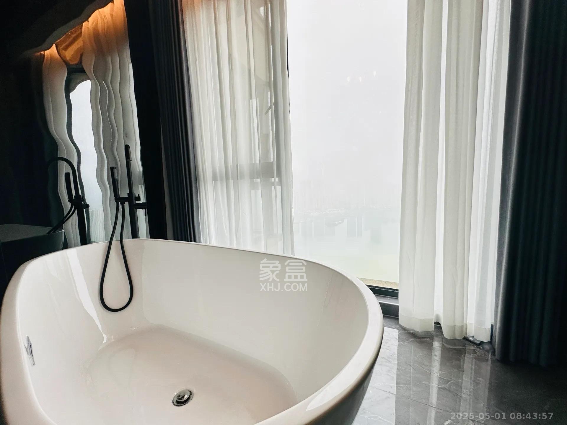 卓越浅水湾  4室2厅2卫   17000.00元/月室内图