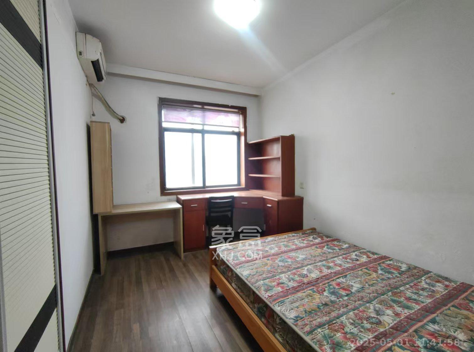 万煦园 3室2厅2卫 2200.0元/月 万煦园 3室2厅2卫 2200.0元/月室内图